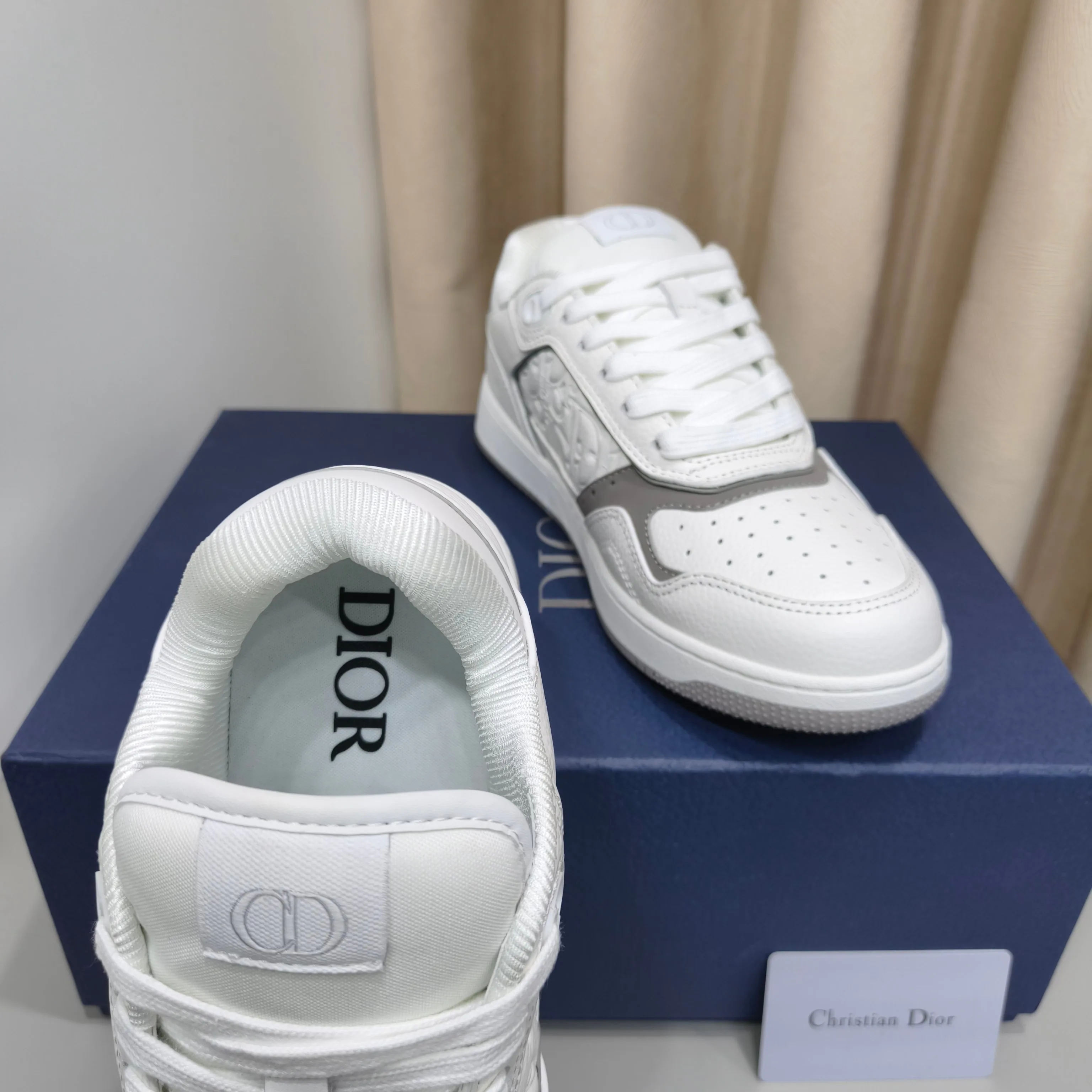 Women's Sneakers CHRISTIAN DIOR 17988881