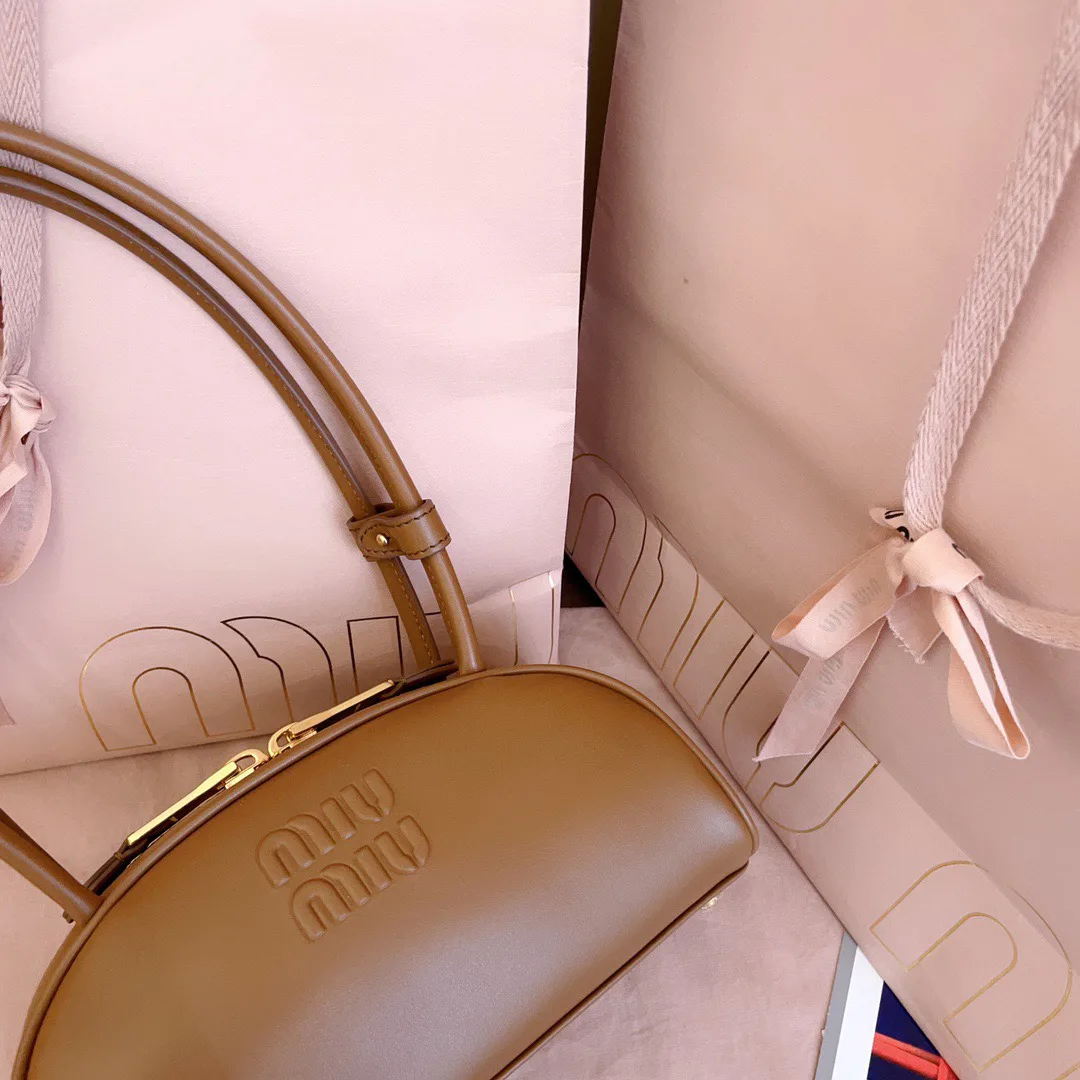 Классические Сумки Женские Miu Miu 18598421