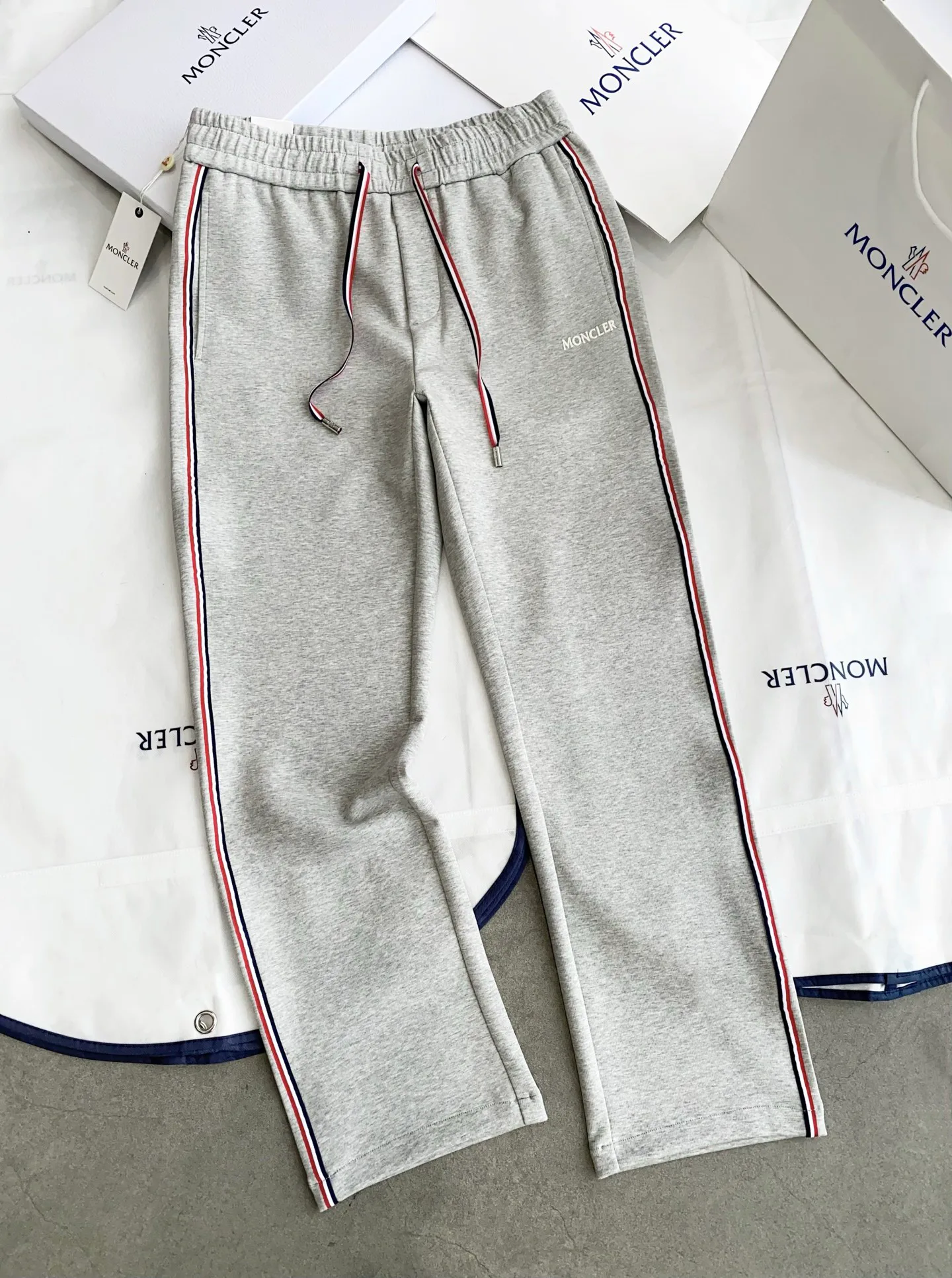 Men's Trousers MONCLER 17973656