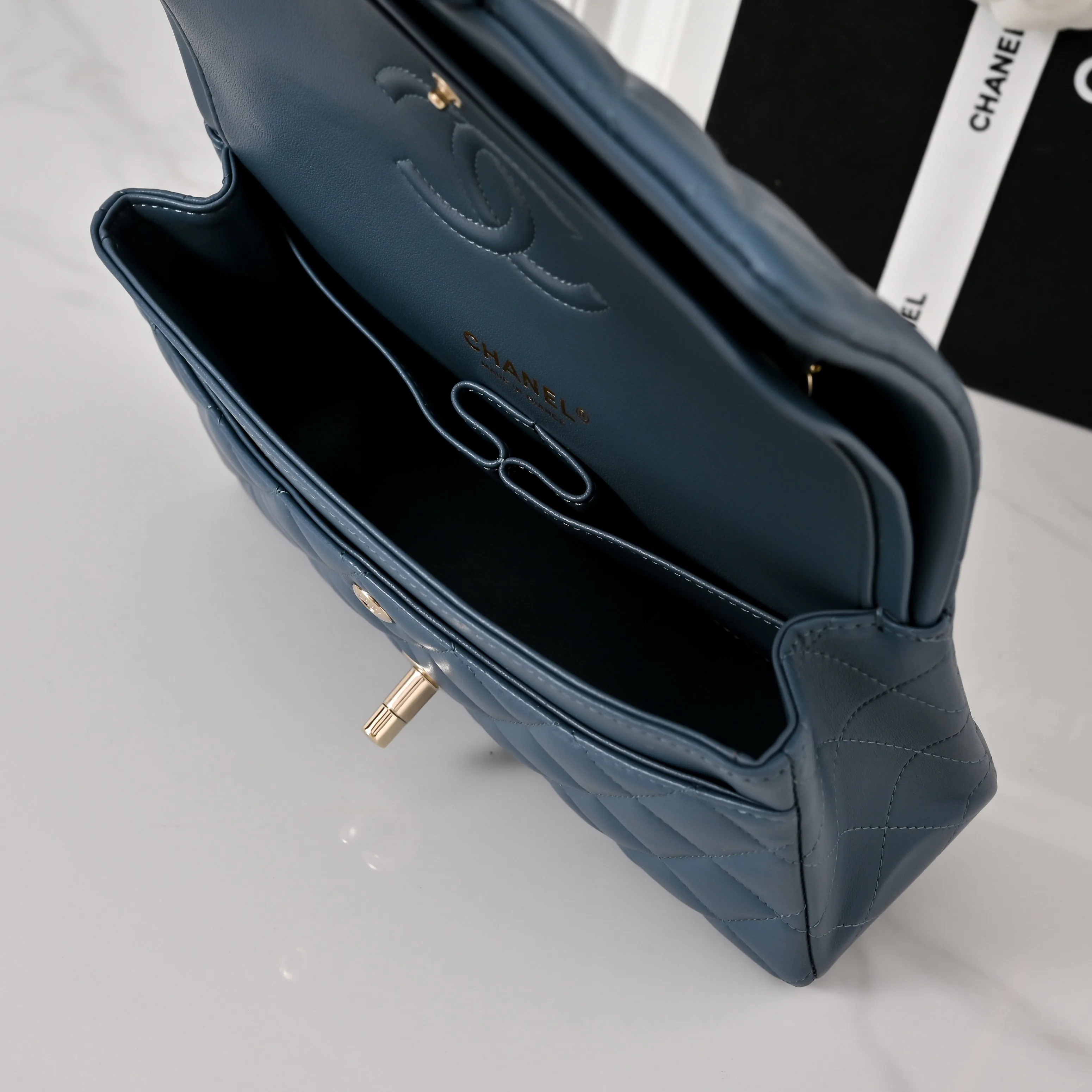 Women's Classic Handbags CHANEL 18307545