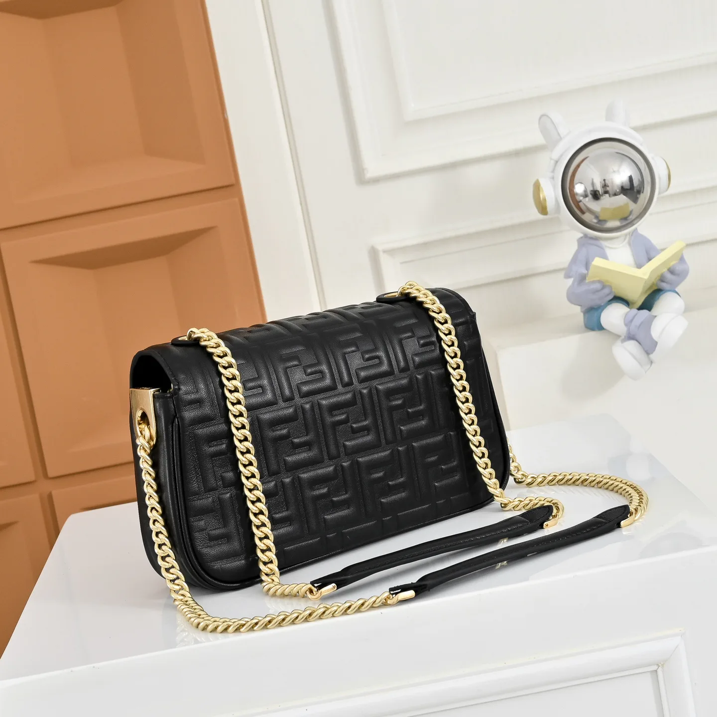 Классические Сумки Женские Fendi 18676183