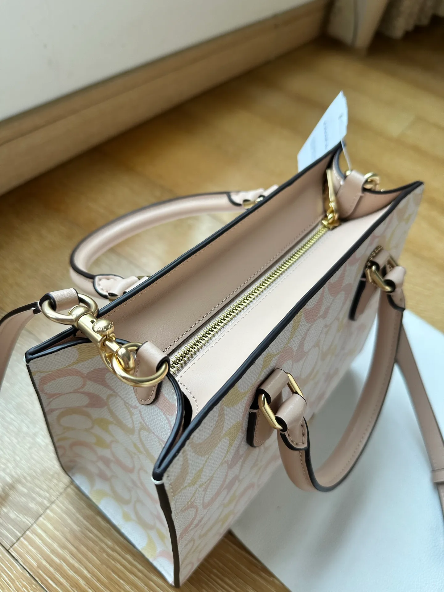 Women's Classic Handbags COACH 17960976
