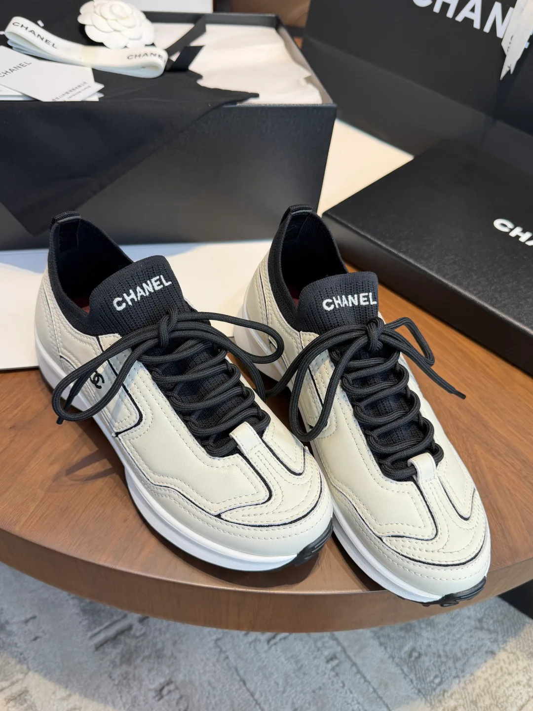 Women's Sneakers CHANEL 18067087