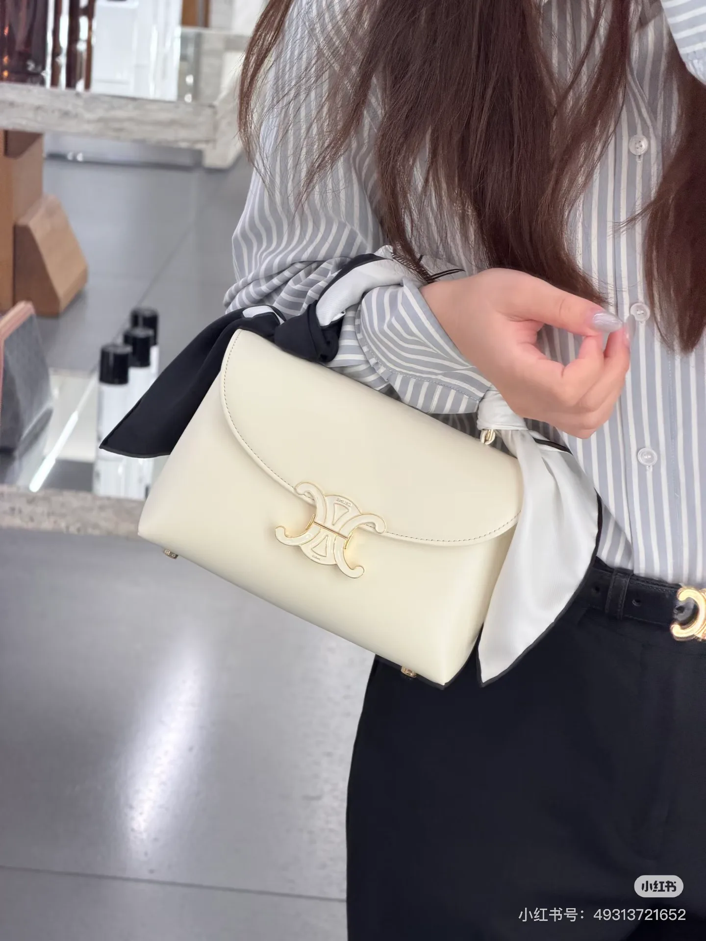 Women's Classic Handbags CELINE 18223223