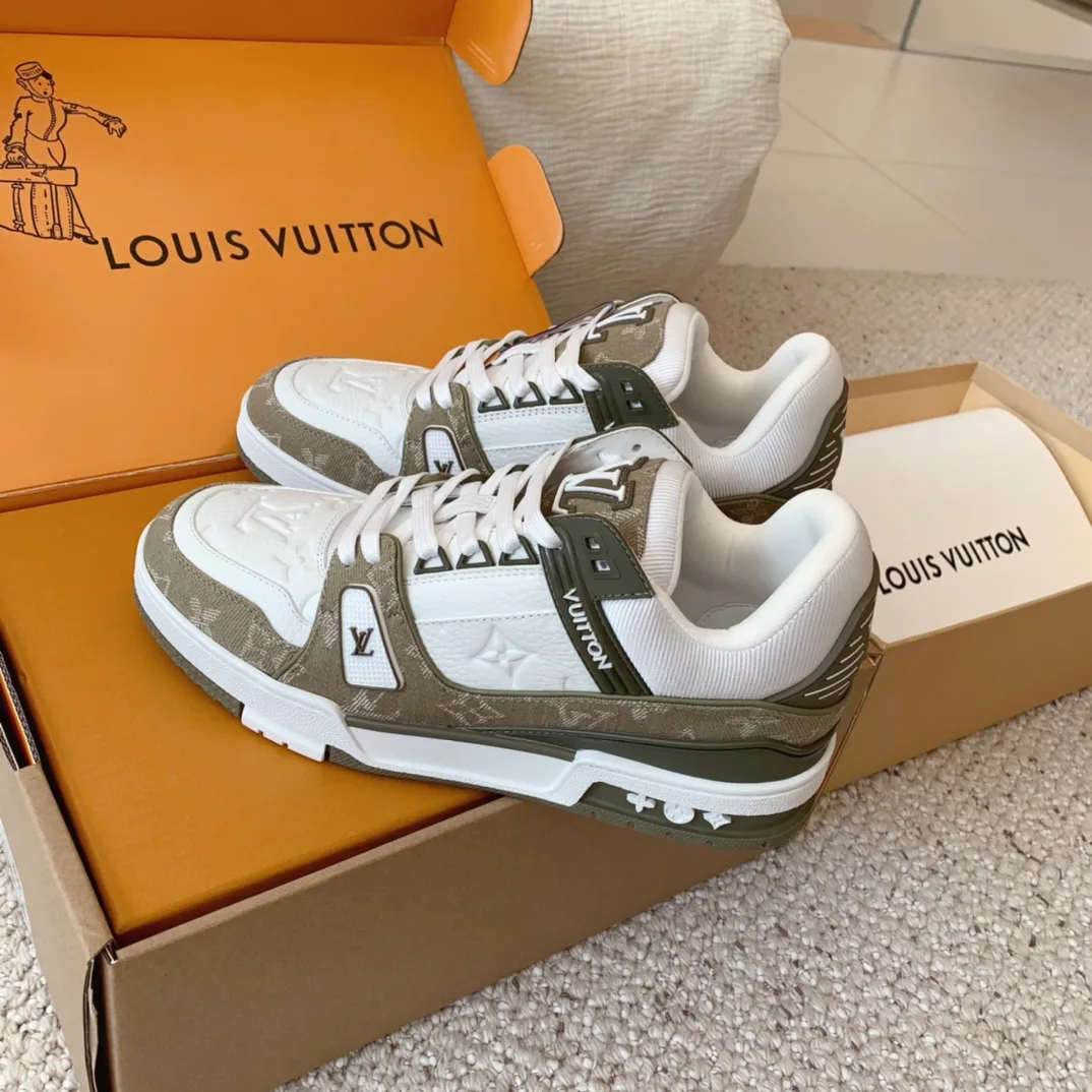 Кроссовки Женские Louis Vuitton 18625656