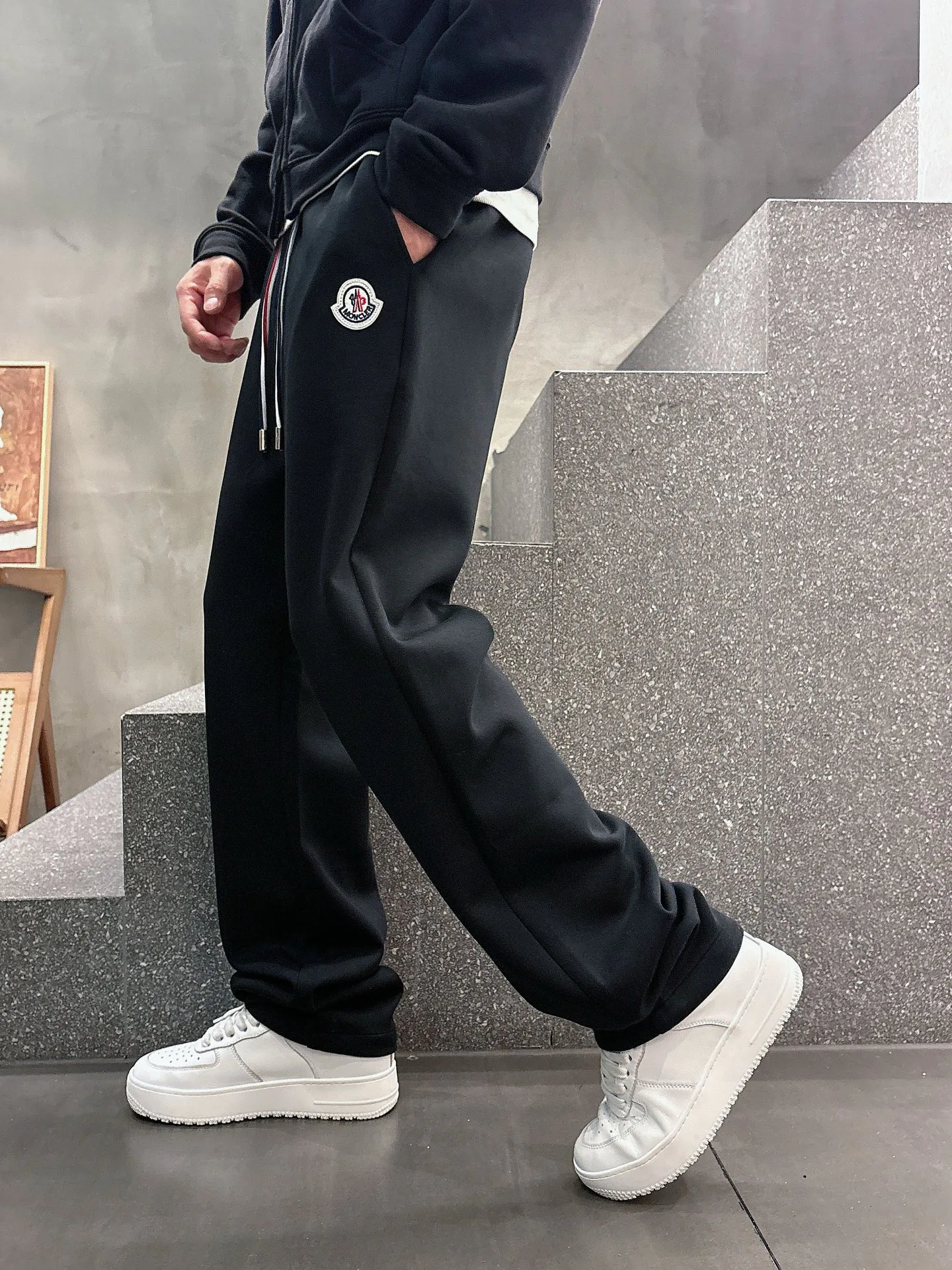 Брюки Мужские Moncler 18596840