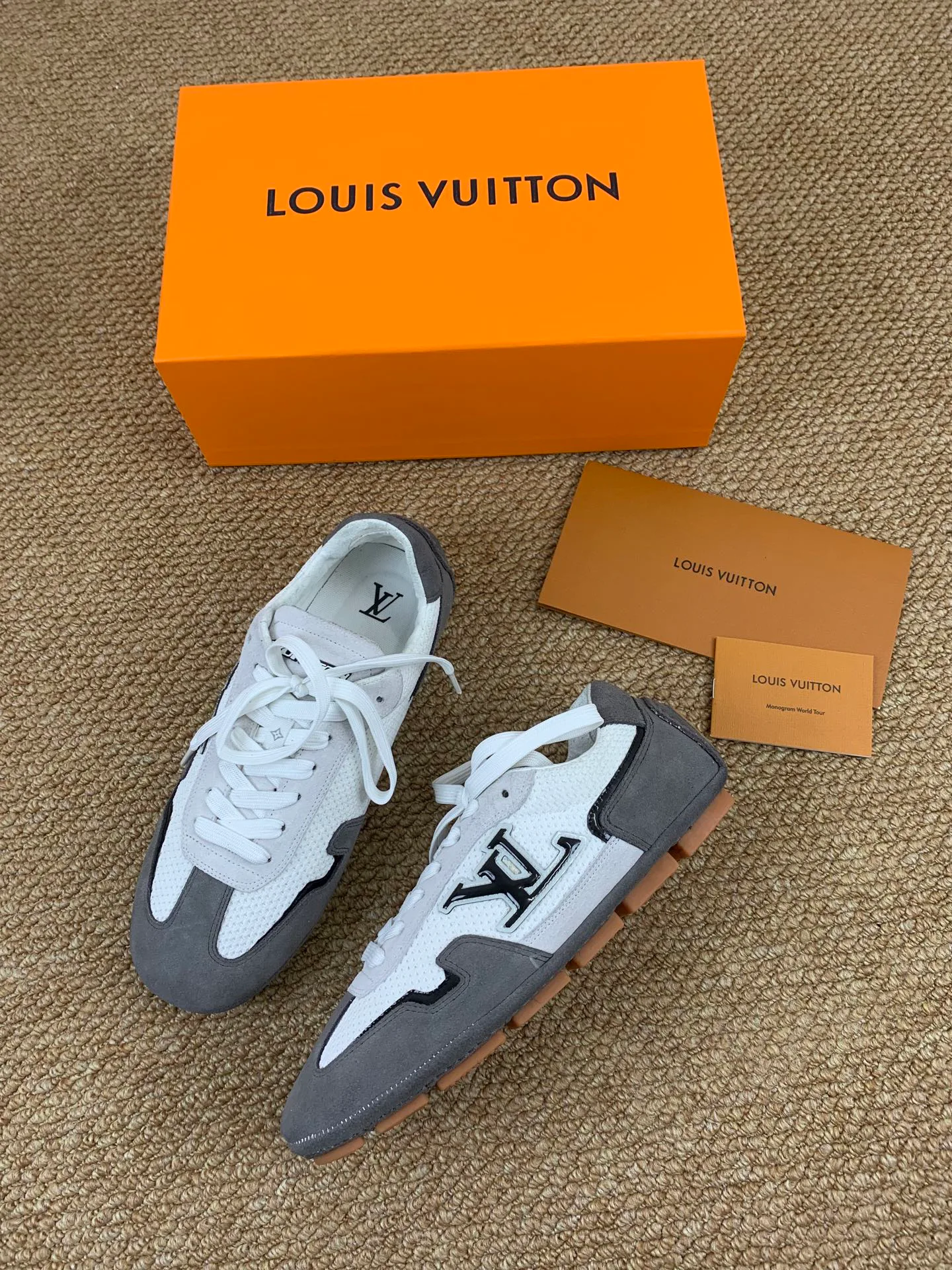 Men's Sneakers LOUIS VUITTON 17545219