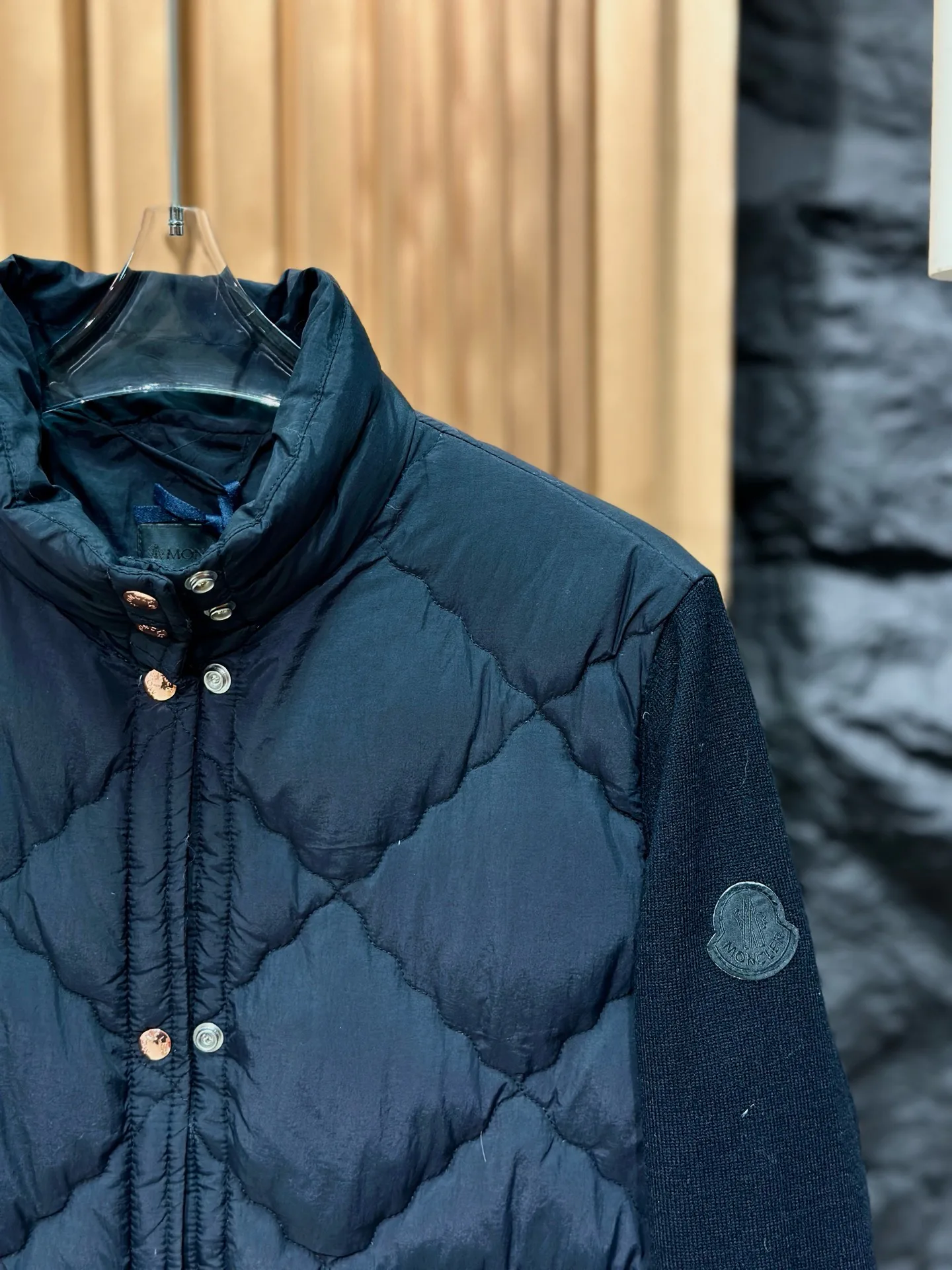 Women's Jackets And Down Jackets MONCLER 18016937