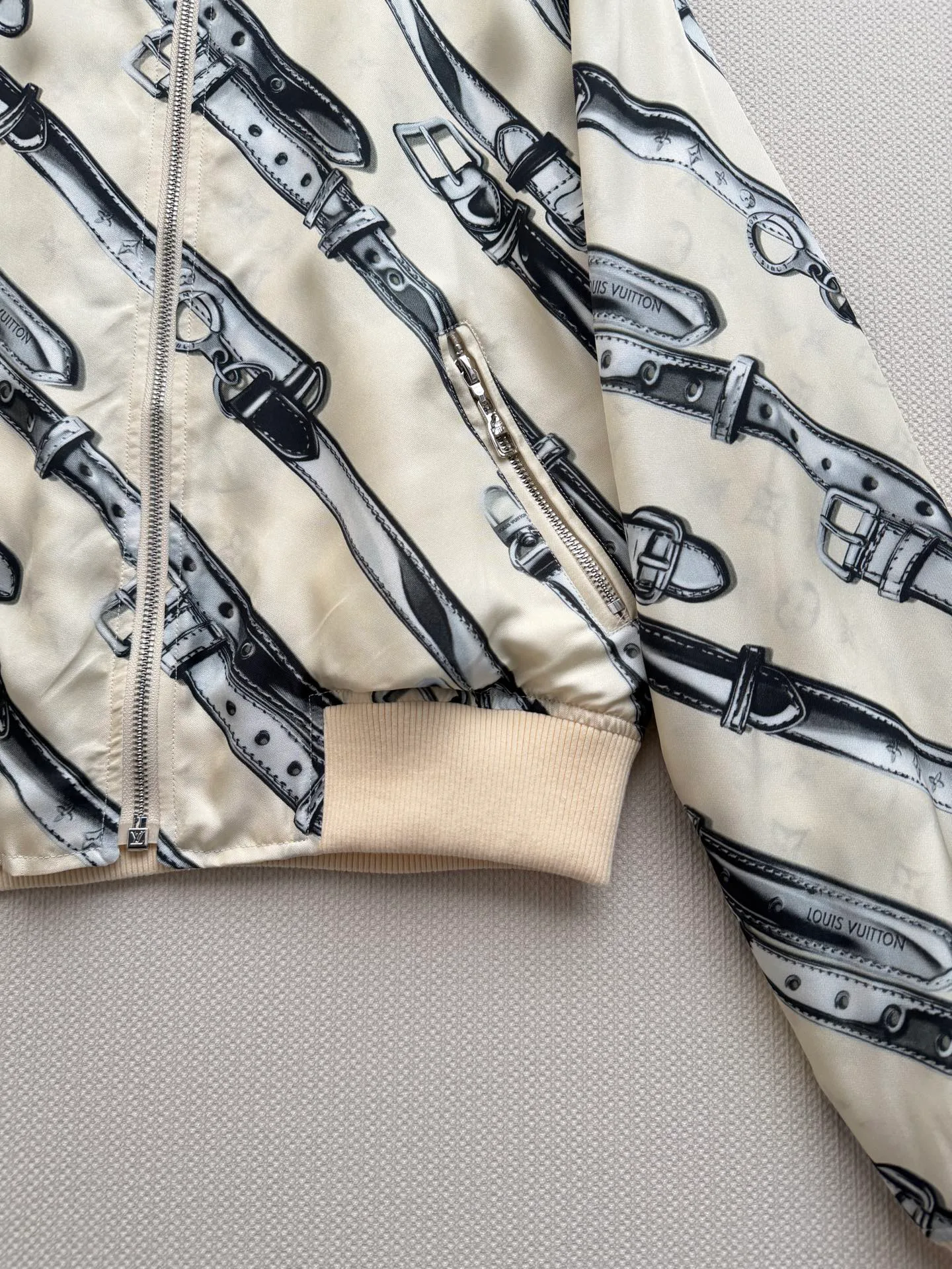 Women's Jackets And Down Jackets LOUIS VUITTON 18362813
