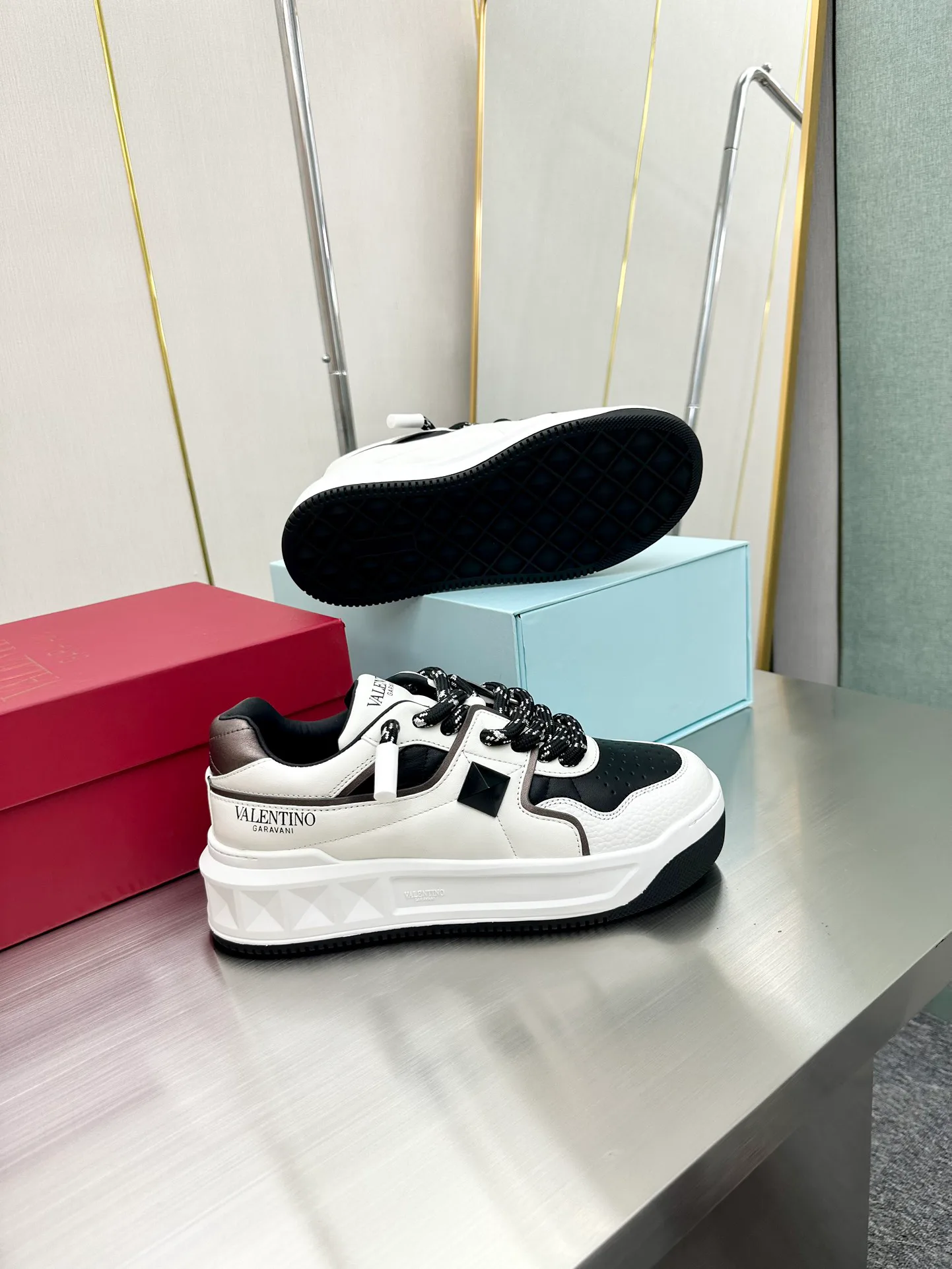Women's Sneakers VALENTINO 17955024