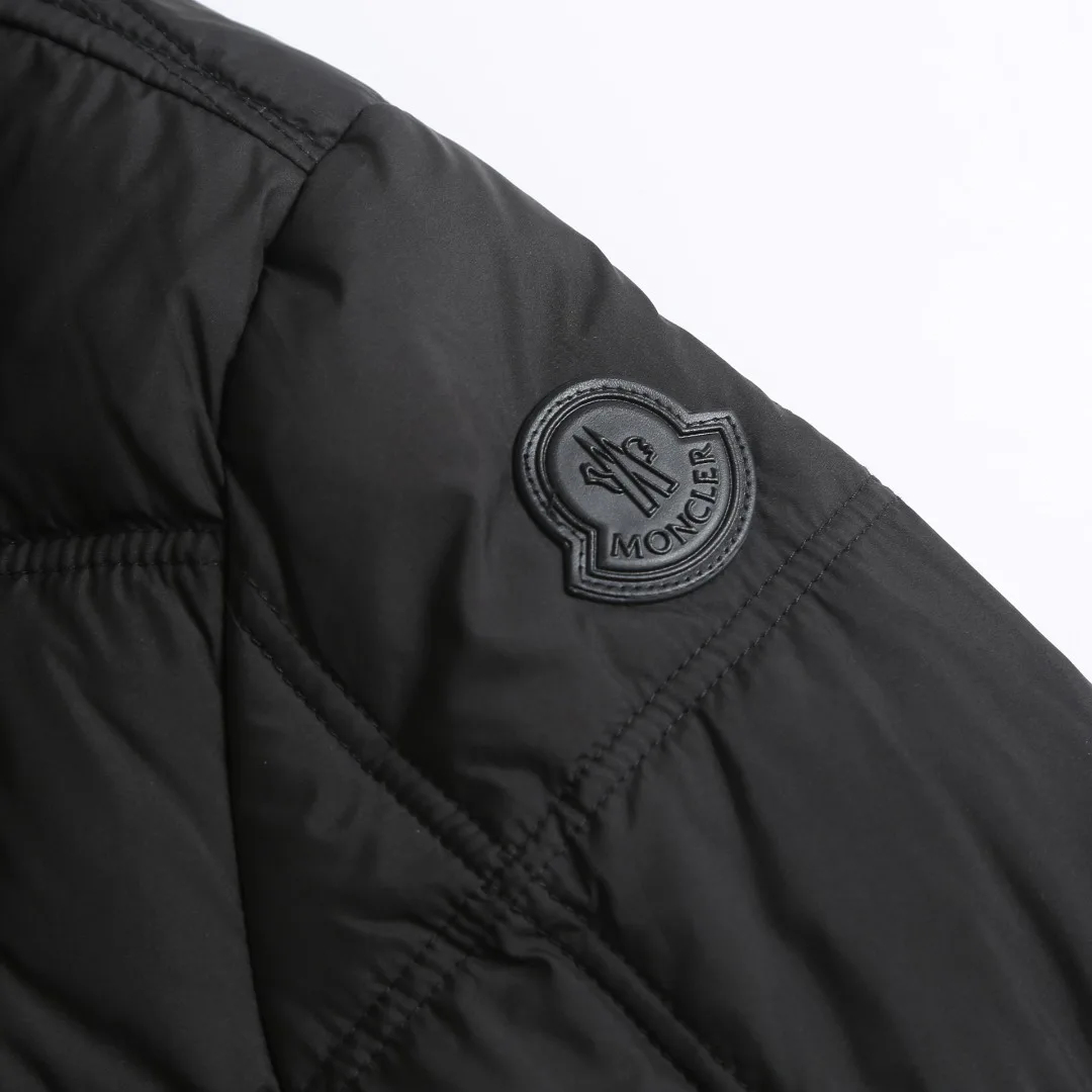 Women's Jackets And Down Jackets MONCLER 18022530