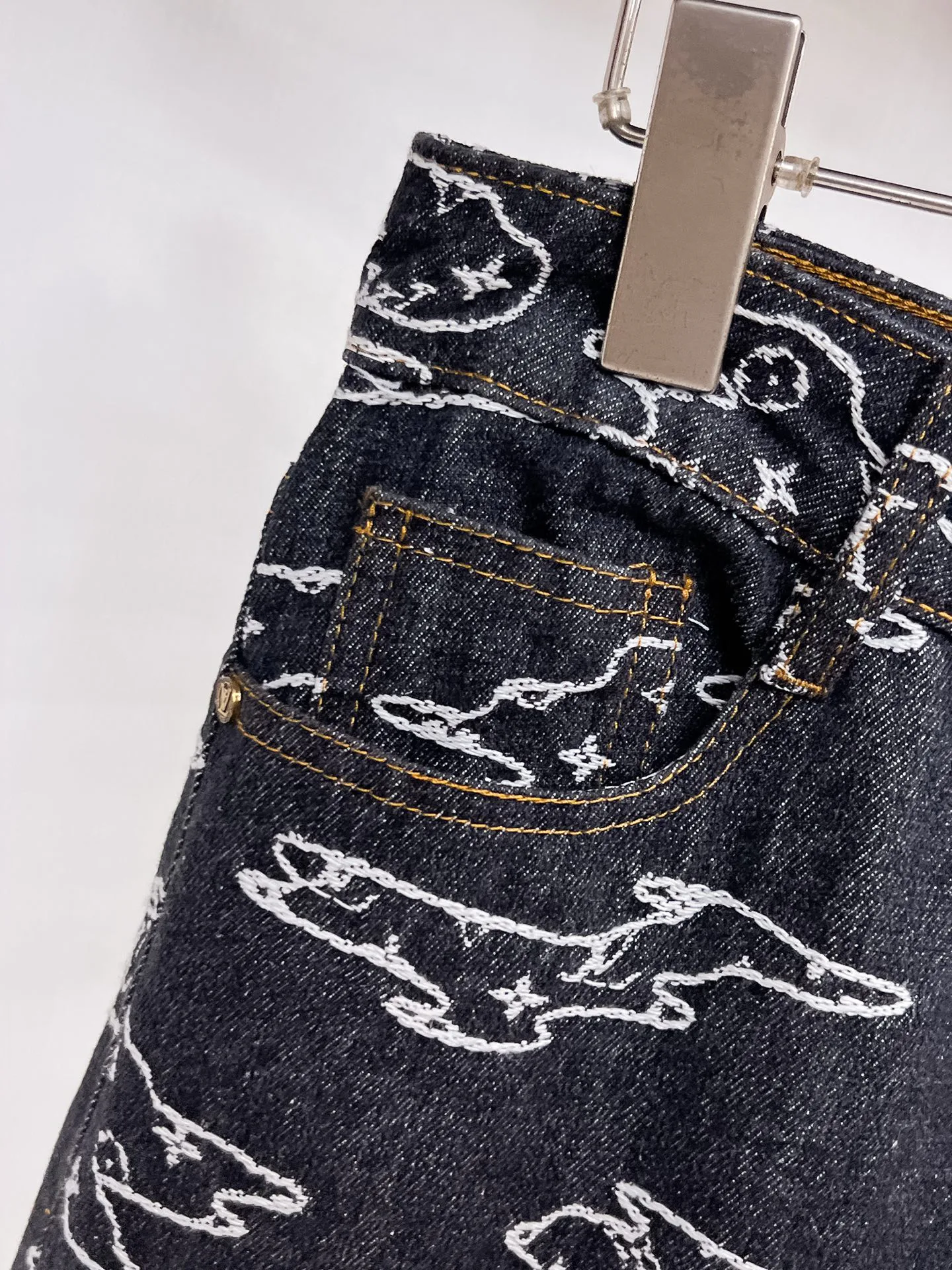 Men's Jeans LOUIS VUITTON 18345662