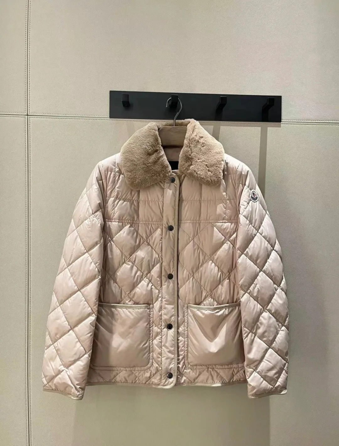 Women's Jackets And Down Jackets MONCLER 17880217