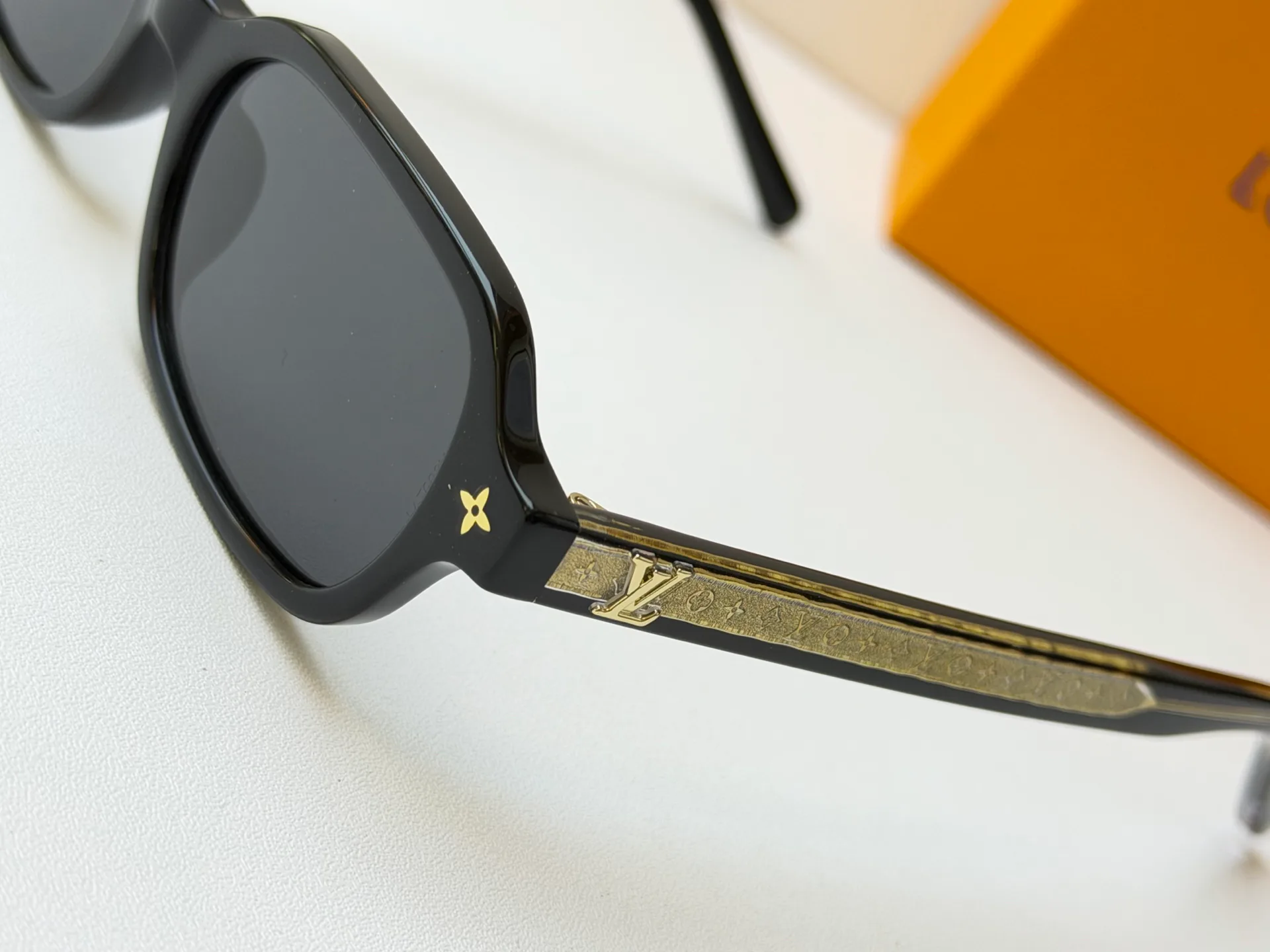 Glasses LOUIS VUITTON 17188488