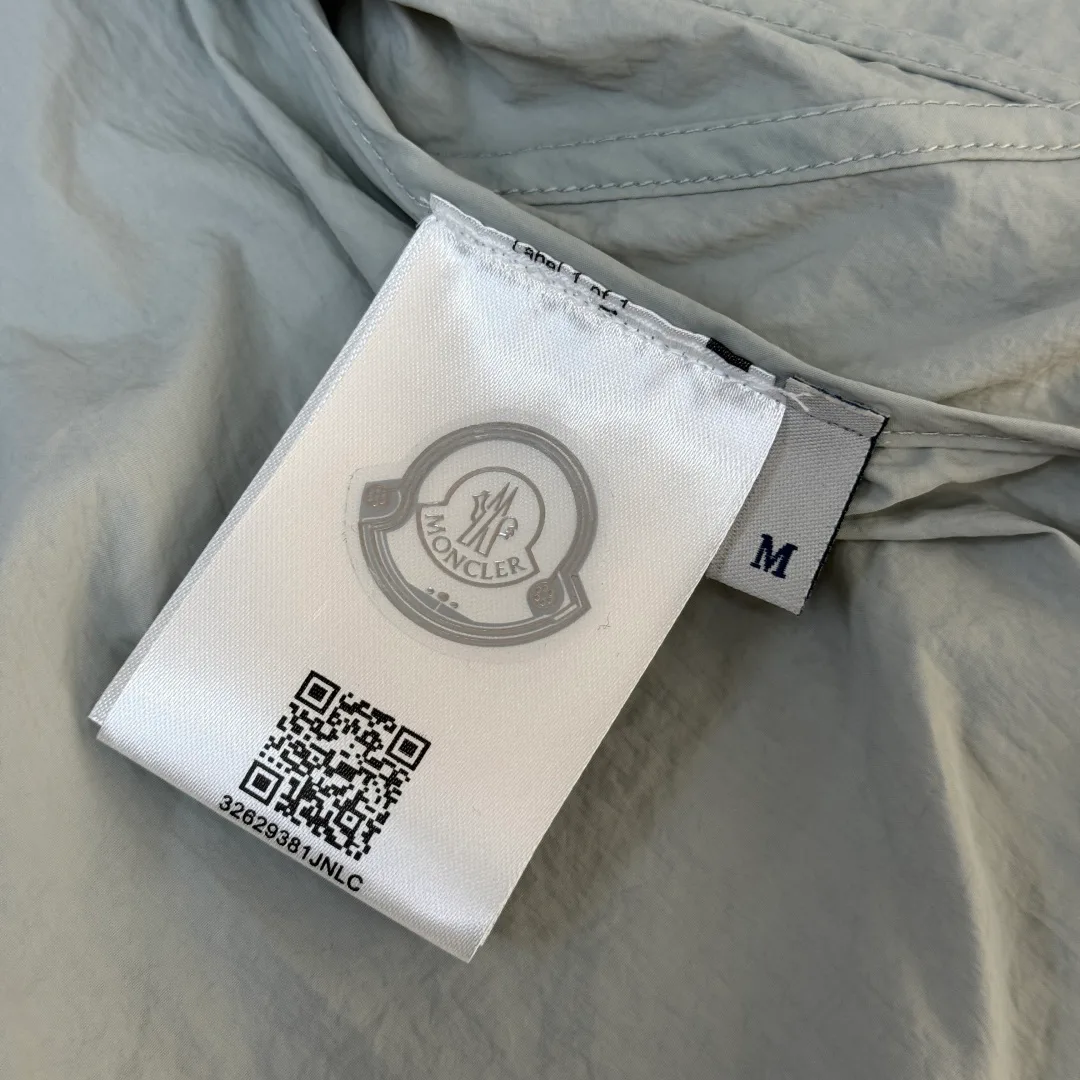 Men's Jackets And Down Jackets MONCLER 17286060