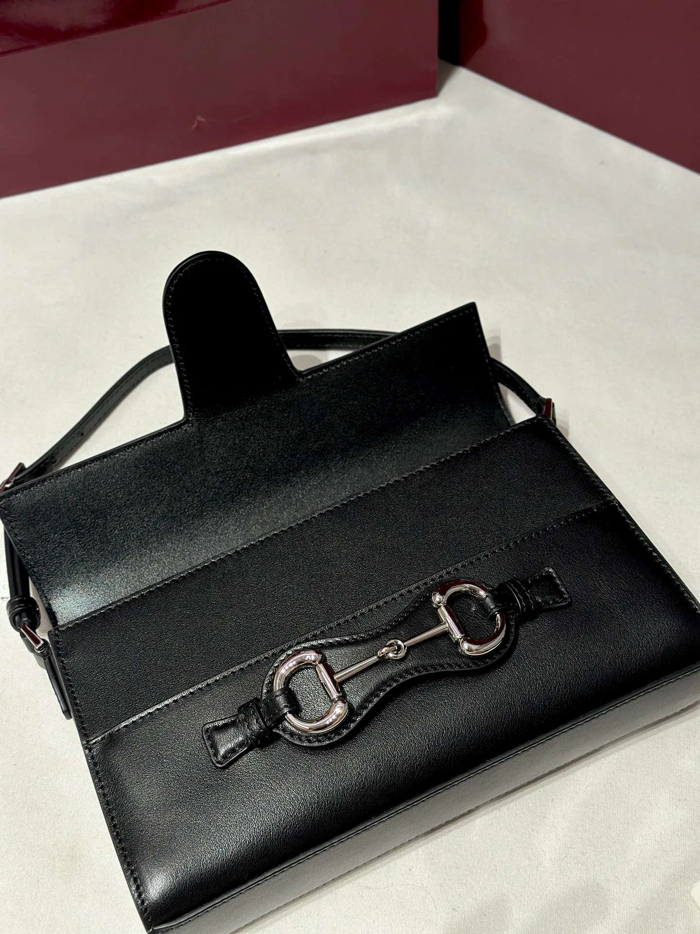 Классические Сумки Женские Gucci 18664207