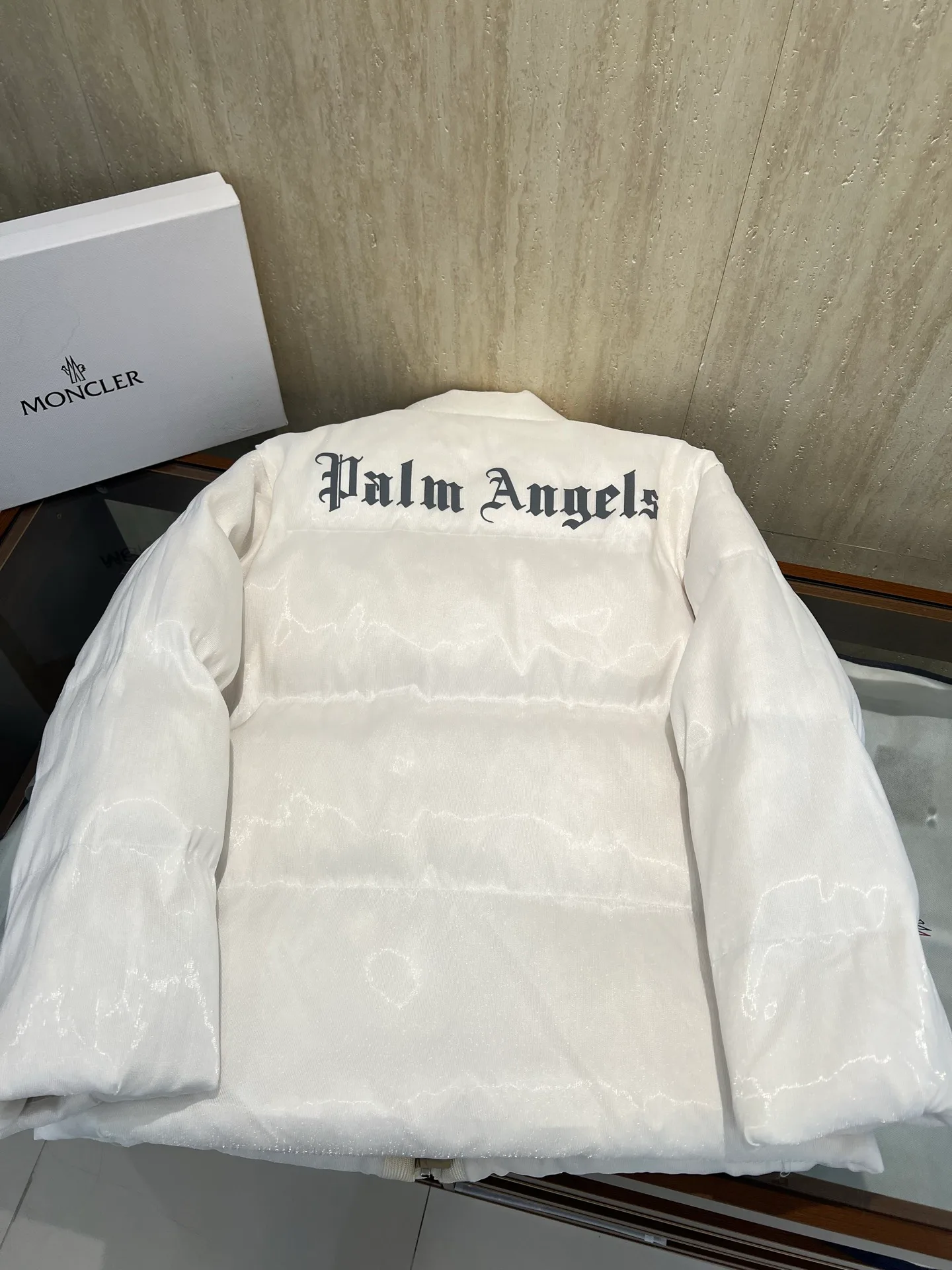 Куртки И Пуховики Мужские Moncler 18634326