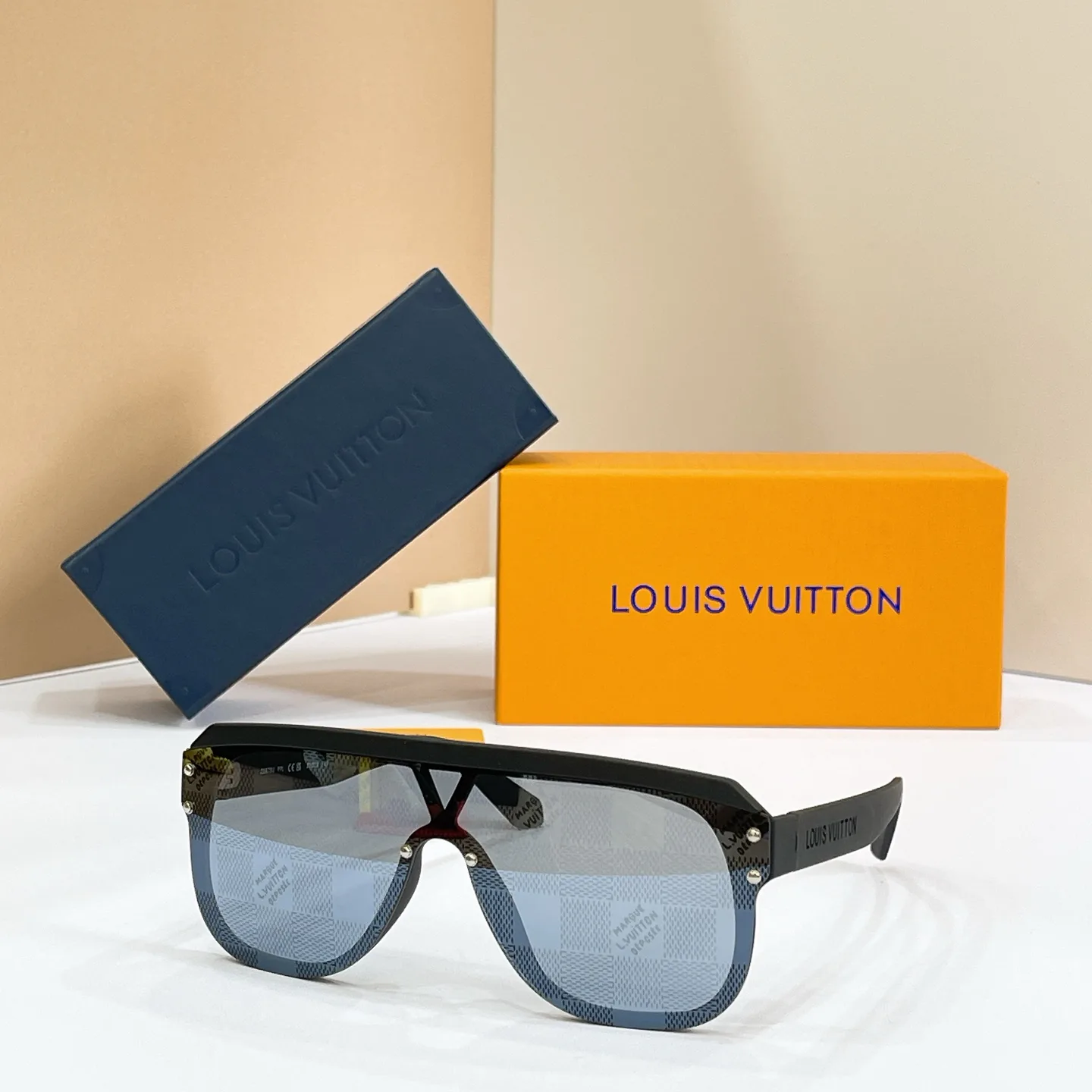 Glasses LOUIS VUITTON 17495845