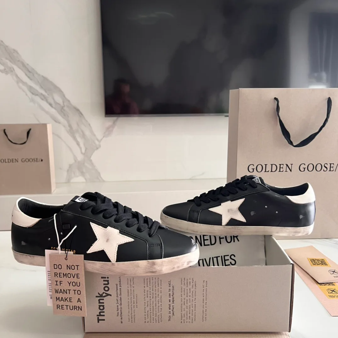 Women's Sneakers GOLDEN GOOSE 16995647
