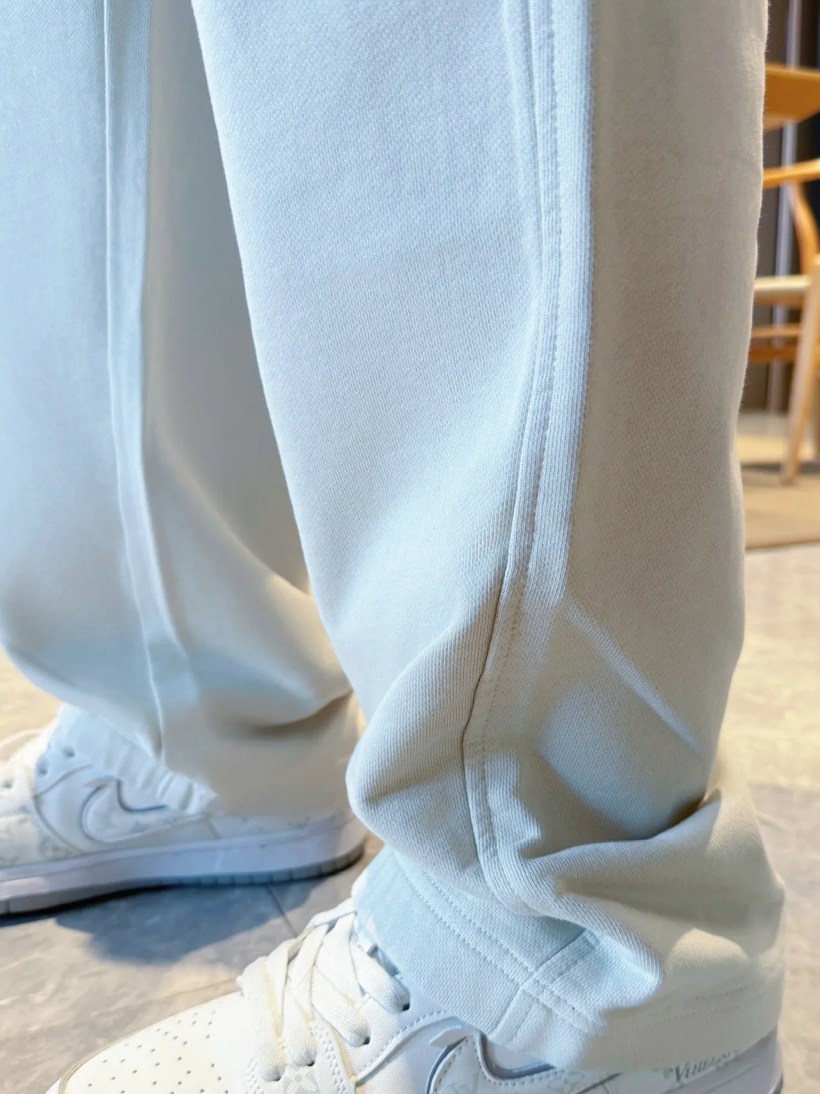 Men's Trousers MAISON MARGIELA 18345828