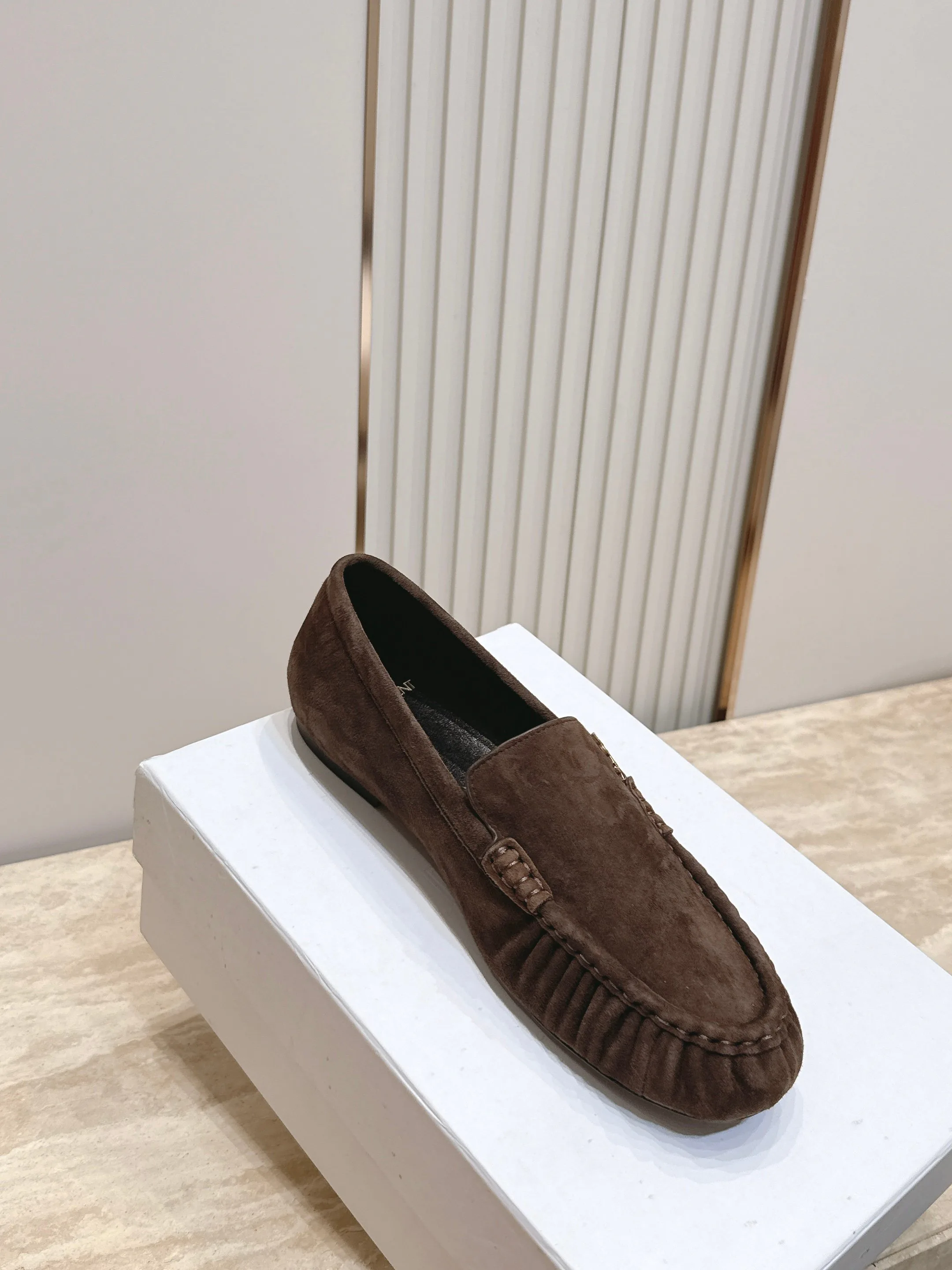Women's Loafers And Moccasins SAINT LAURENT 17701335