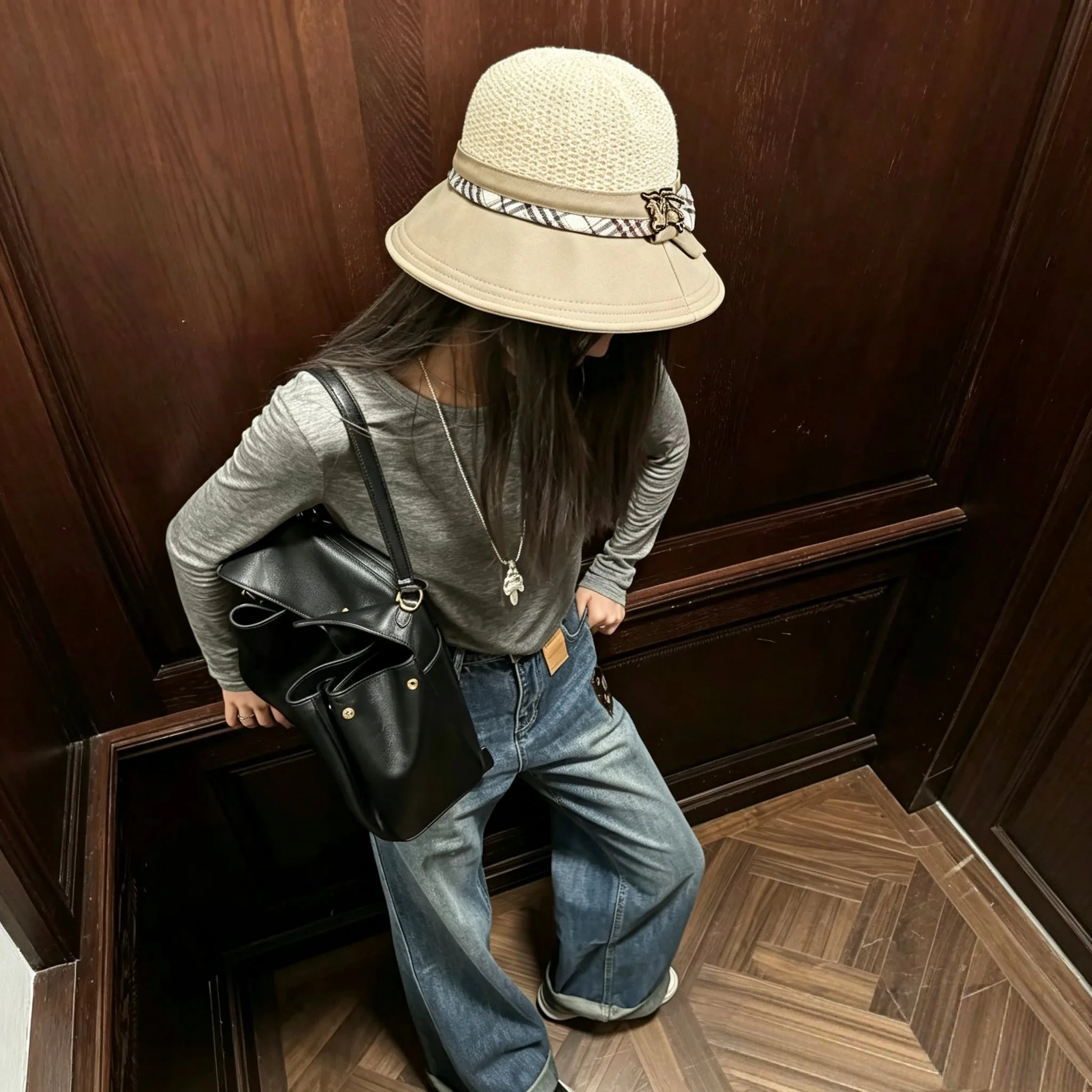 Hats BURBERRY 17498320