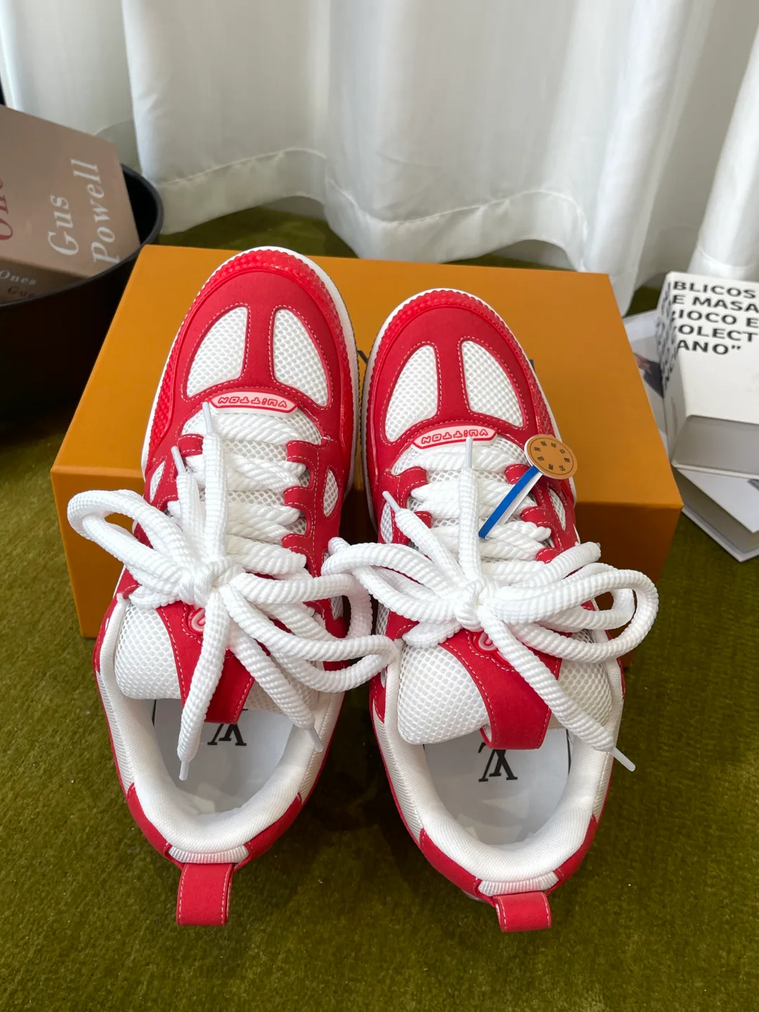 Men's Sneakers LOUIS VUITTON 18062836