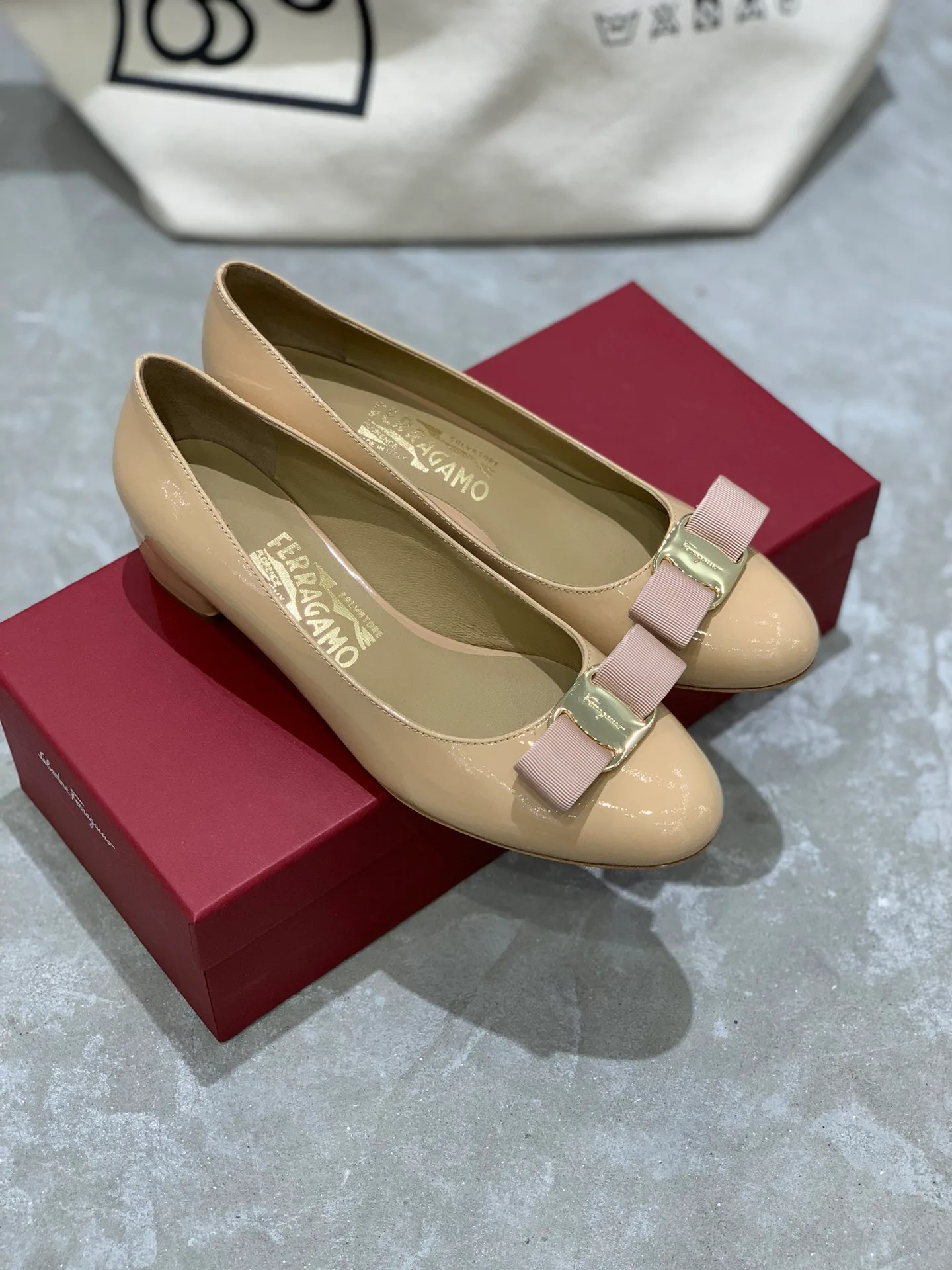 Women's Ballet Flats SALVATORE FERRAGAMO 18340674