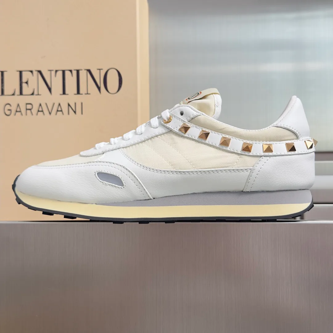 Women's Sneakers VALENTINO 17859886