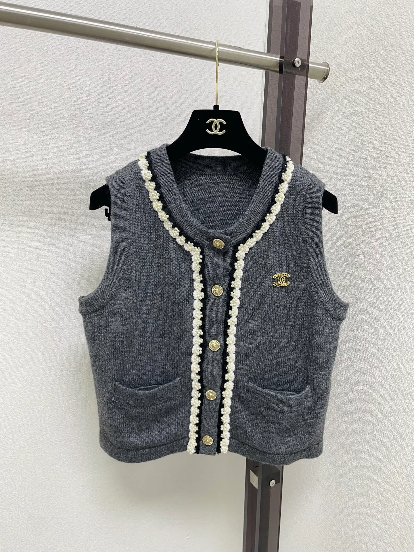 Women's Vests CHANEL 17696374
