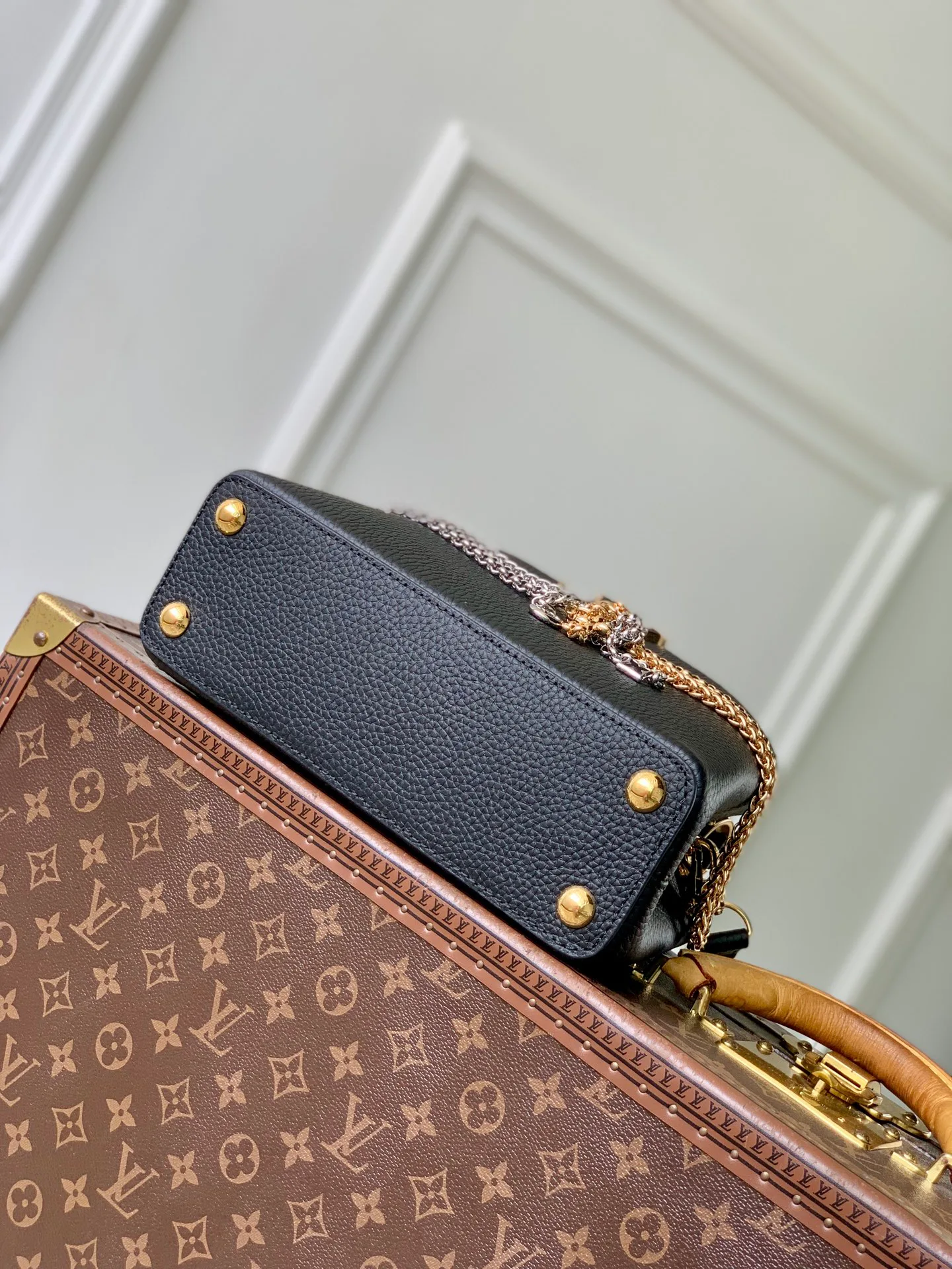 Women's Classic Handbags LOUIS VUITTON 18147535