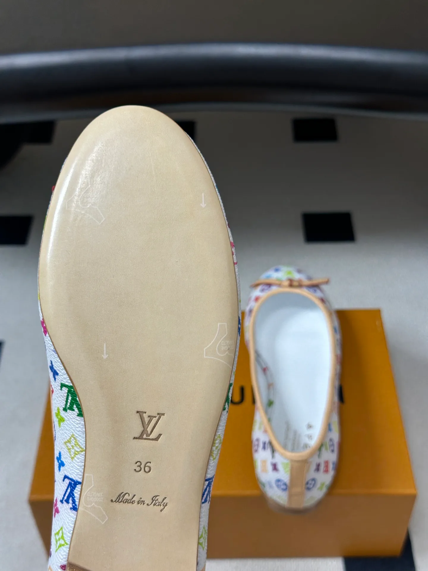 Women's Ballet Flats LOUIS VUITTON 18049410