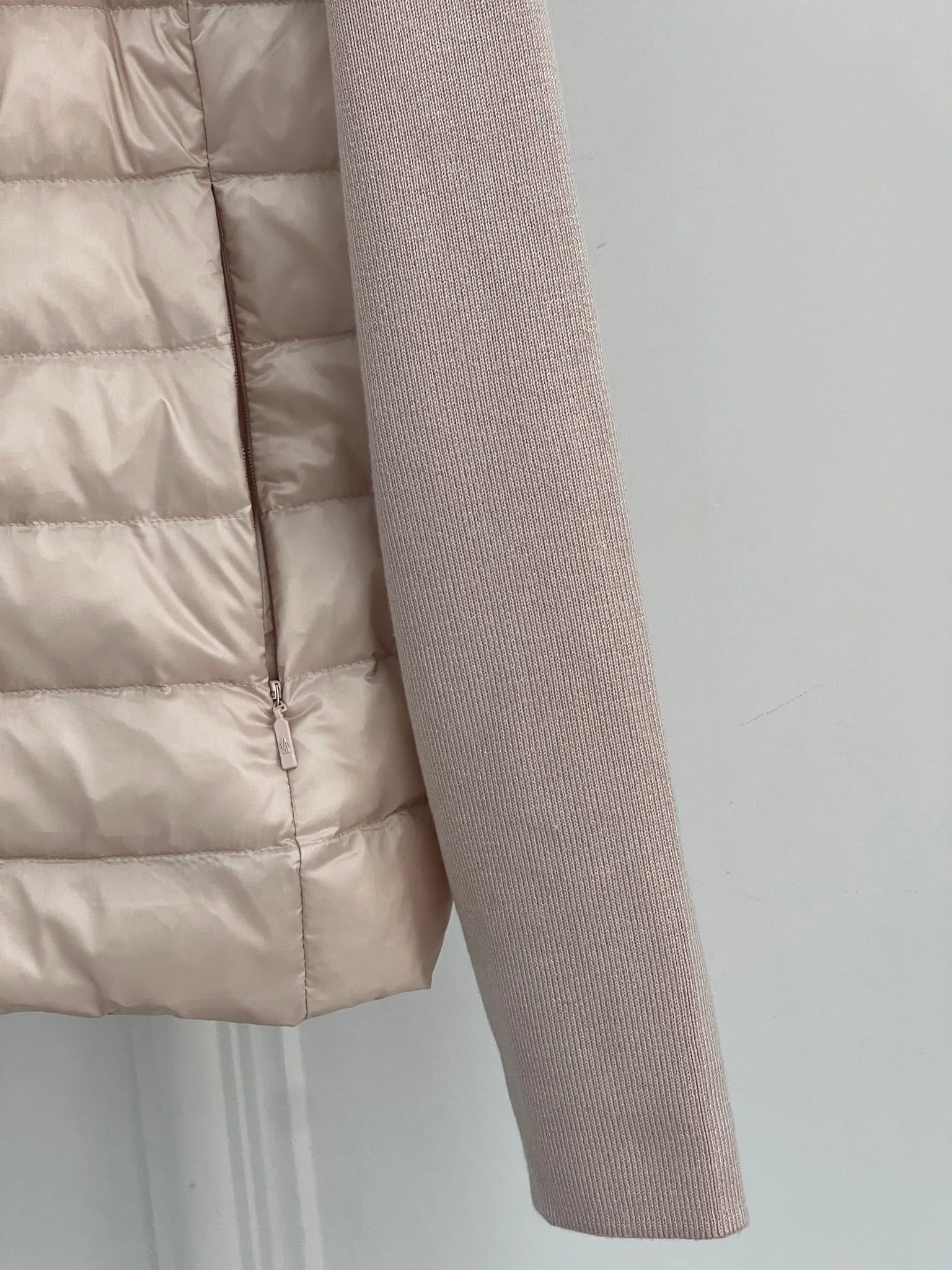 Women's Jackets And Down Jackets MONCLER 18416265