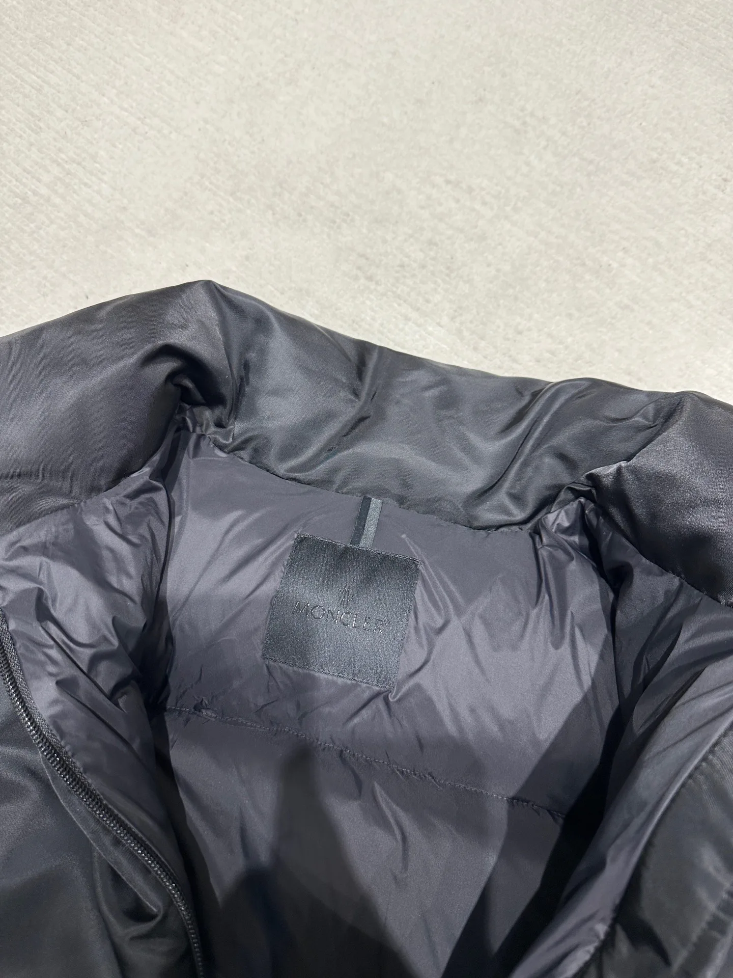 Куртки И Пуховики Женские Moncler 18609664