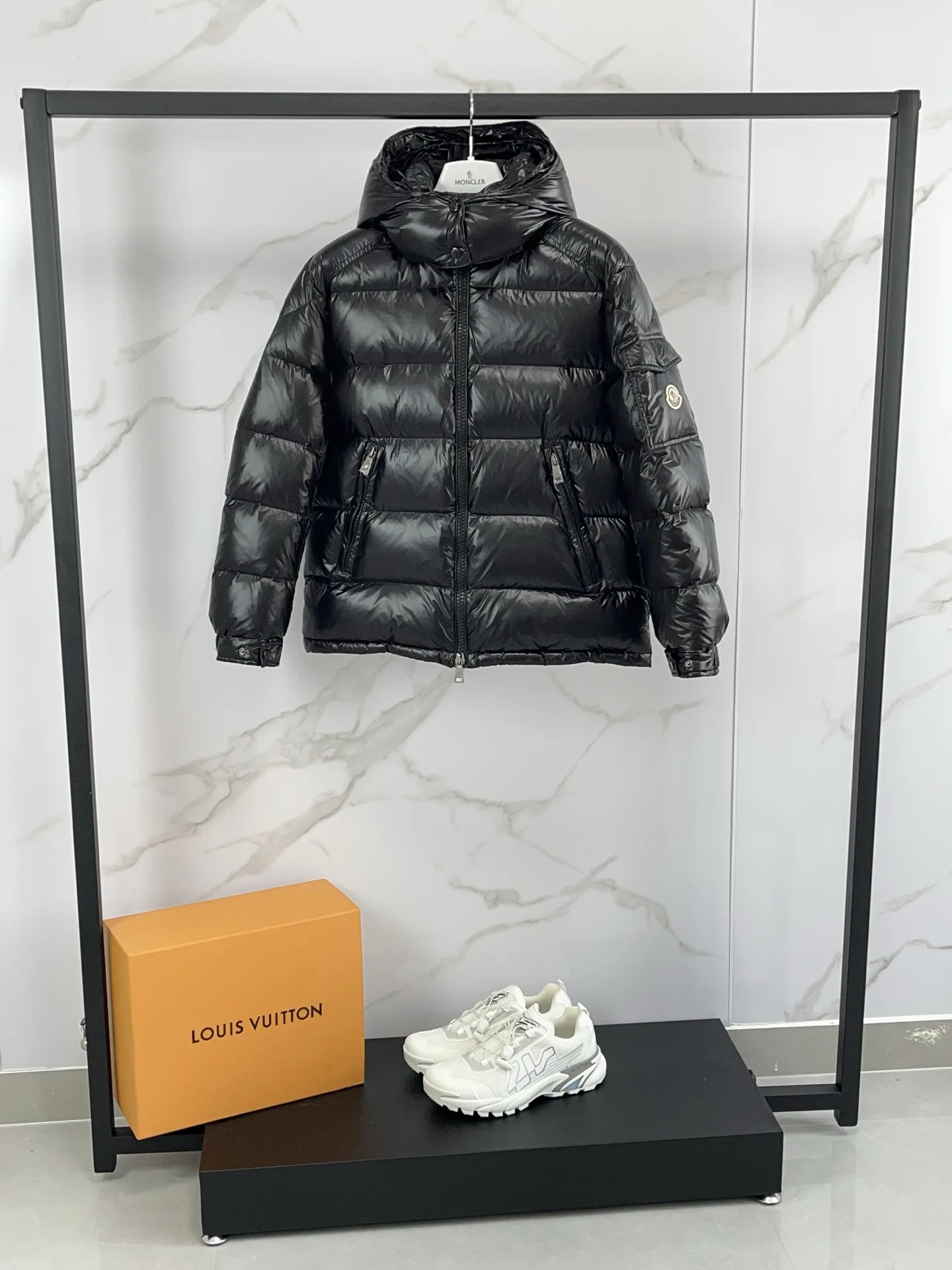 Women's Jackets And Down Jackets MONCLER 18391725
