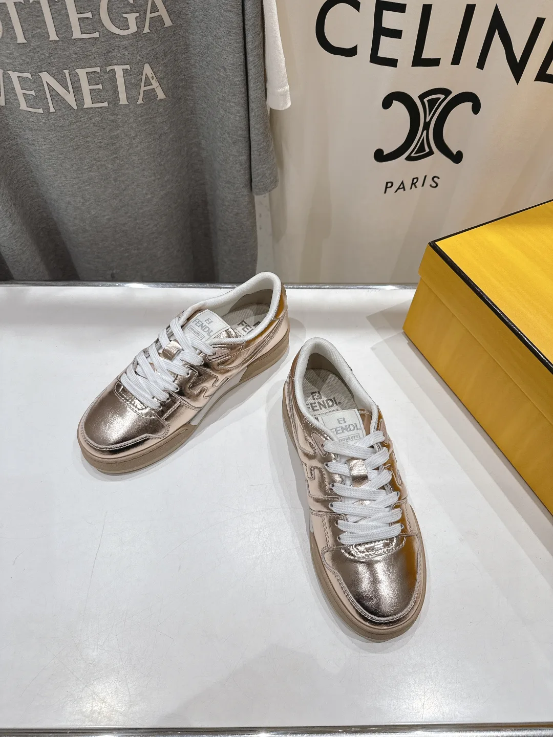 Women's Sneakers FENDI 17908433