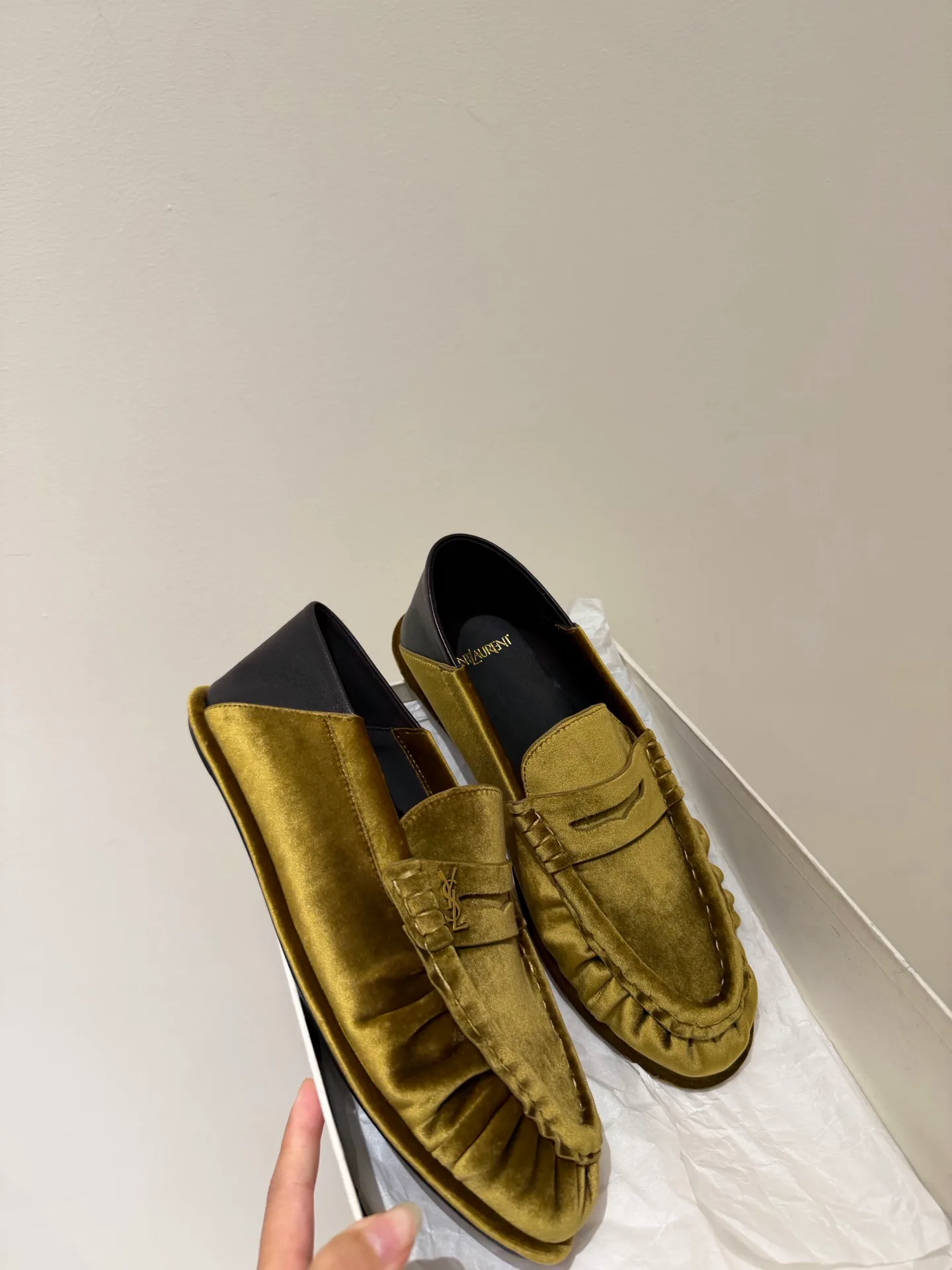 Women's Loafers And Moccasins SAINT LAURENT 18195678
