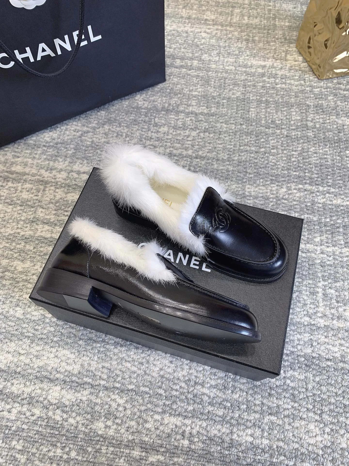 Women's Loafers And Moccasins CHANEL 17370032