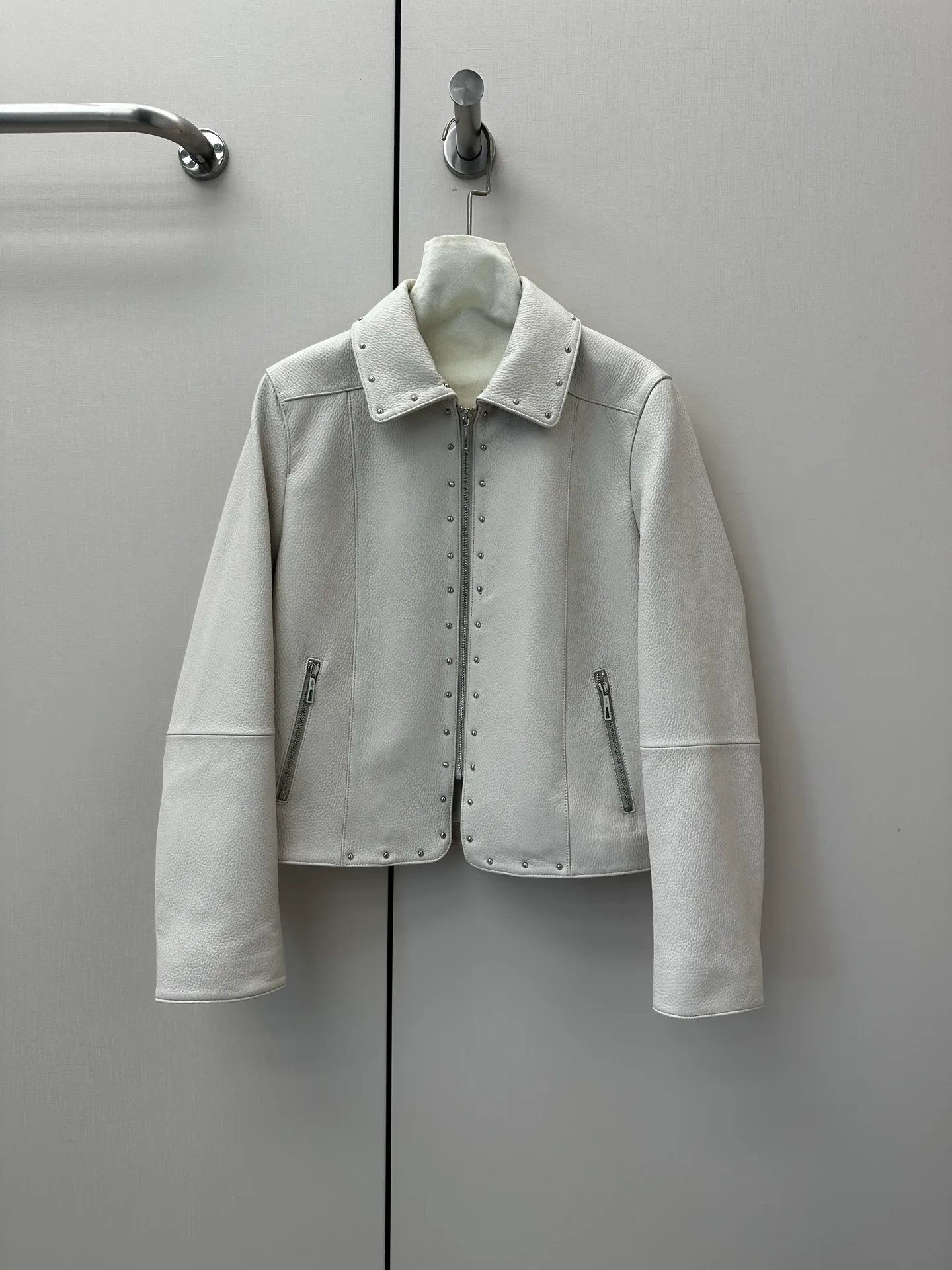 Women's Leather Jackets And Sheepskin Coats HERMES 17417259