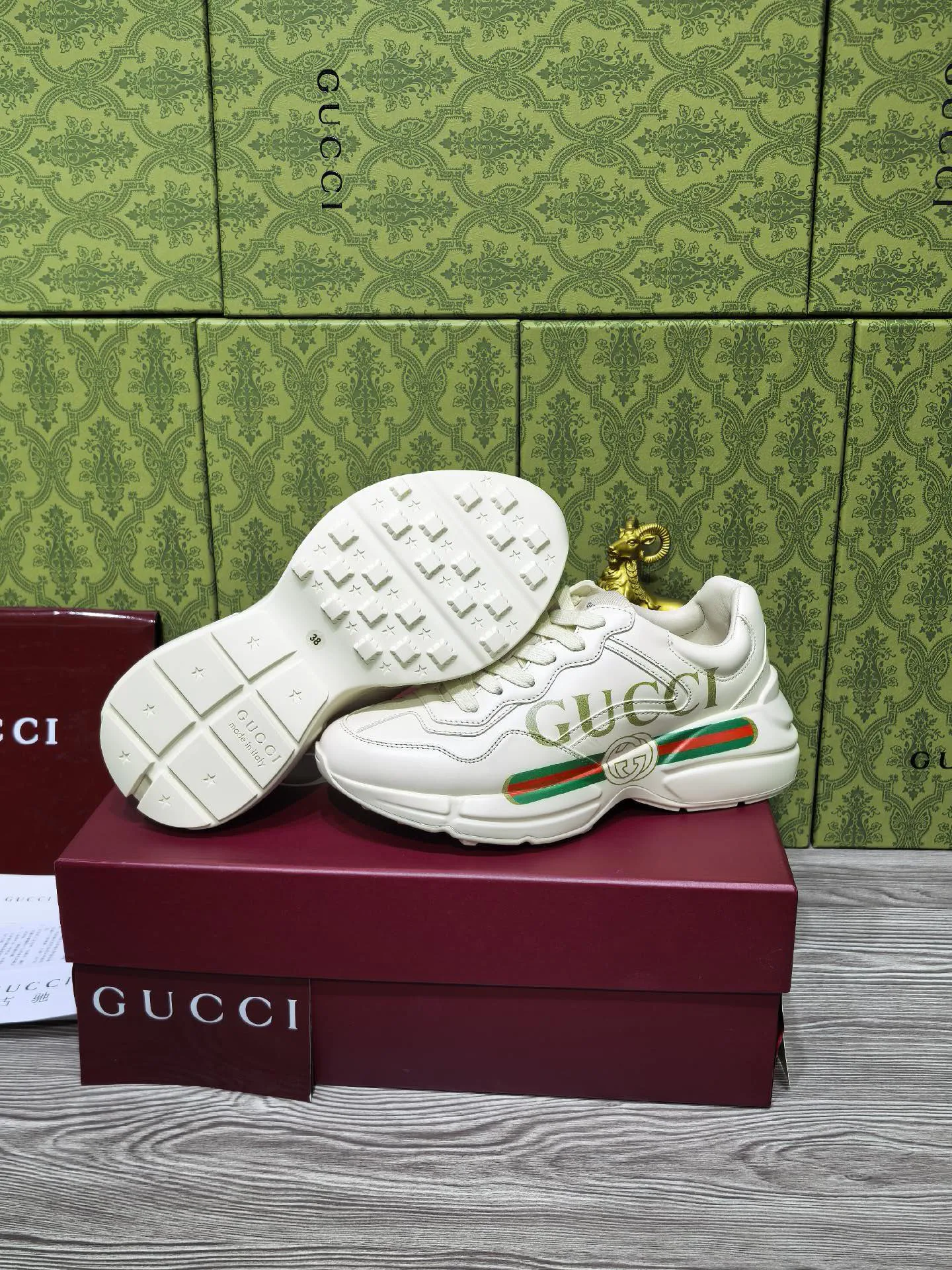 Women's Sneakers GUCCI 18039943