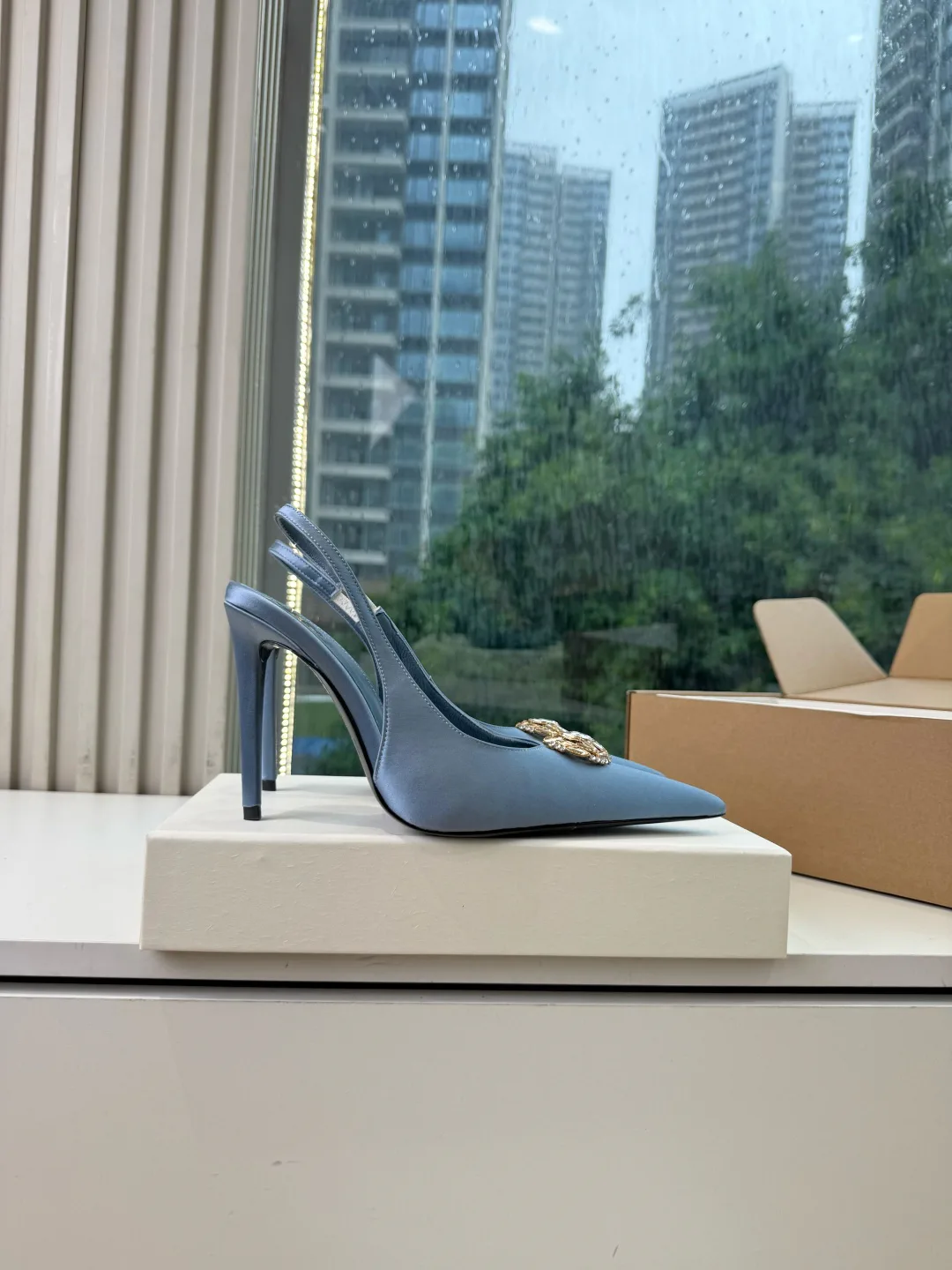 Women's Heels SAINT LAURENT 18104157