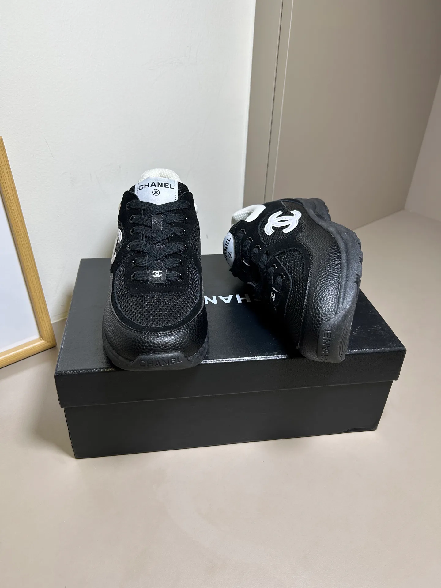 Women's Sneakers CHANEL 17954908