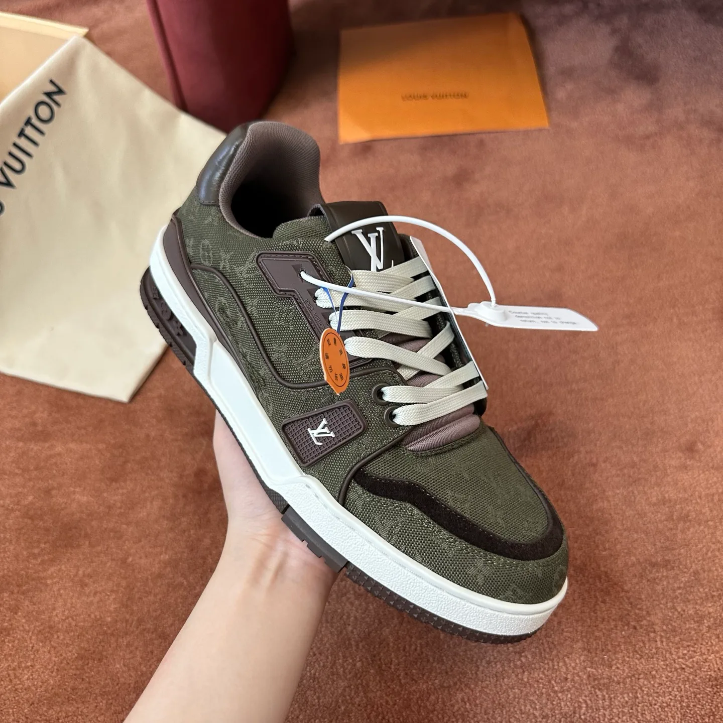 Кроссовки Мужские Louis Vuitton 18583697
