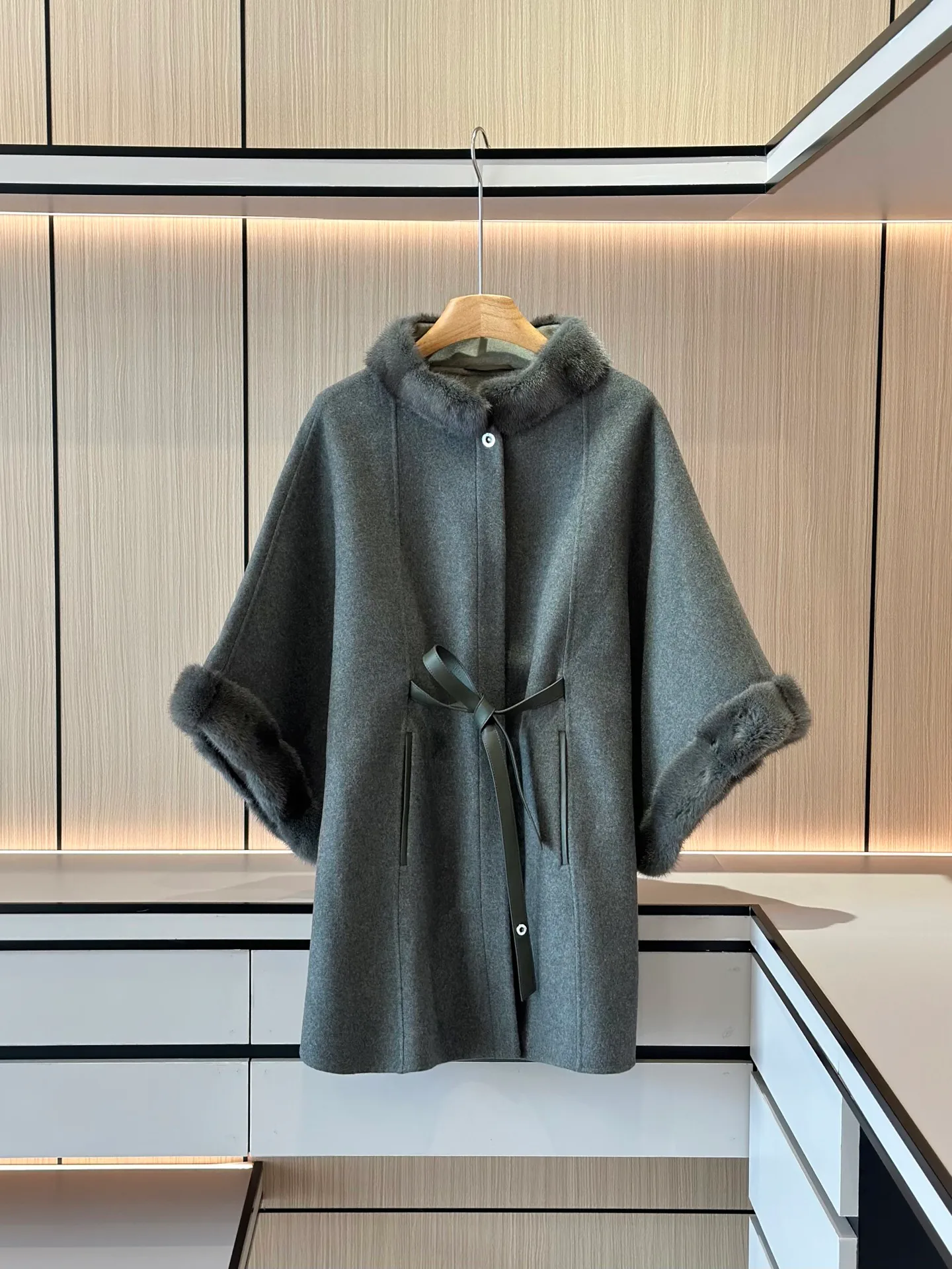 Women's Coats LORO PIANA 18197606
