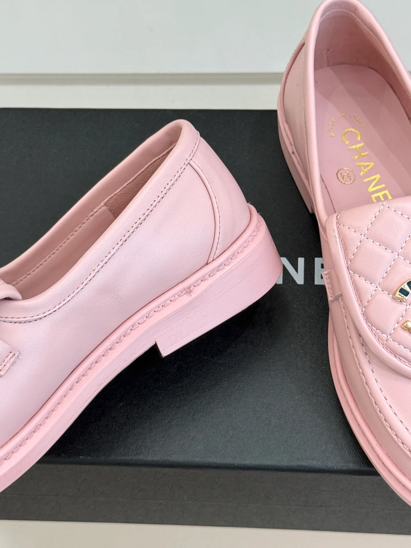 Women's Loafers And Moccasins CHANEL 17336063