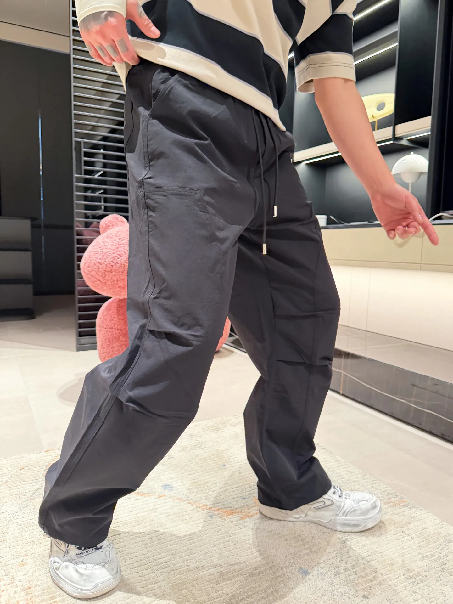 Men's Trousers BALENCIAGA 18499706
