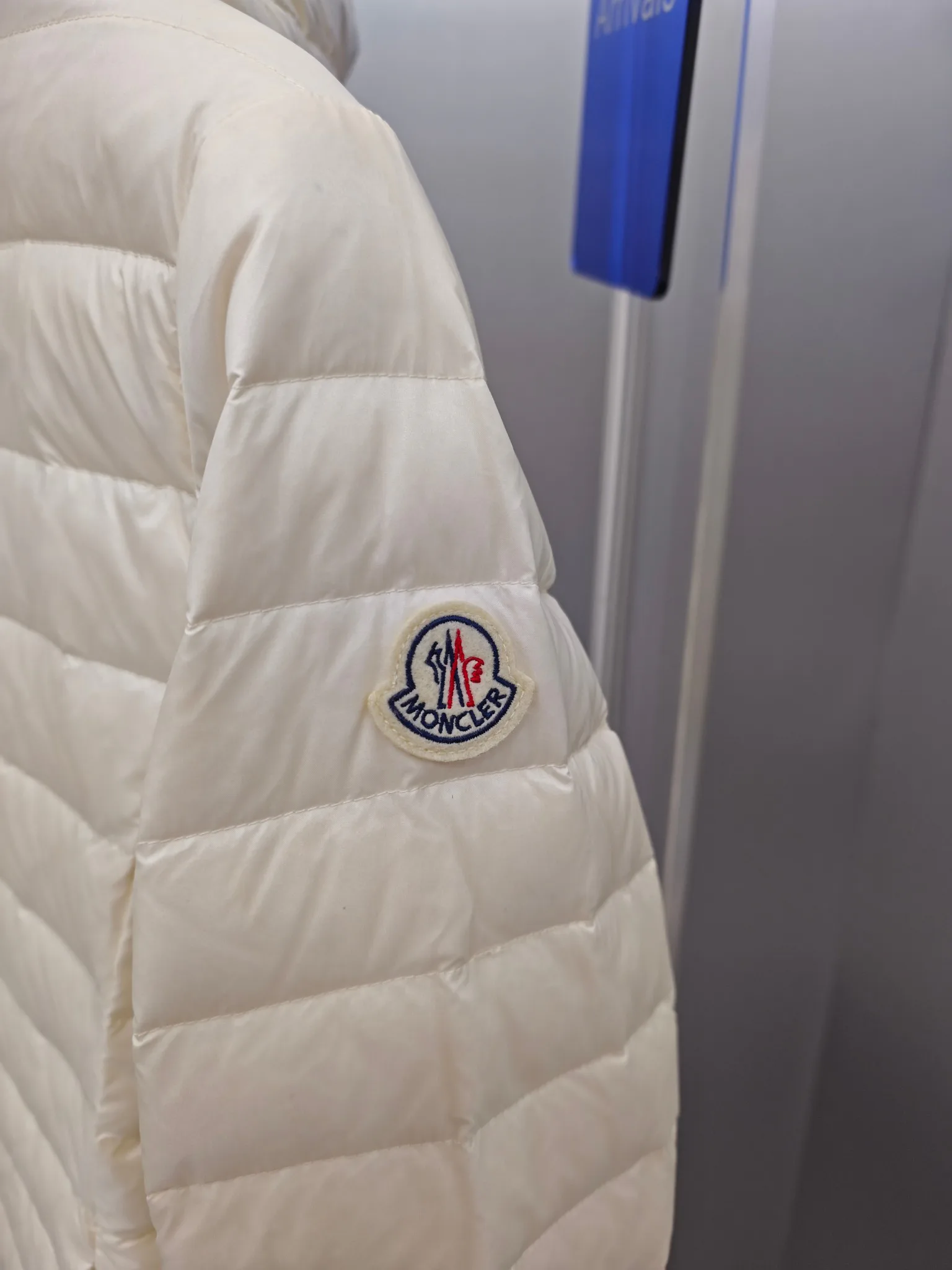Women's Jackets And Down Jackets MONCLER 17865412