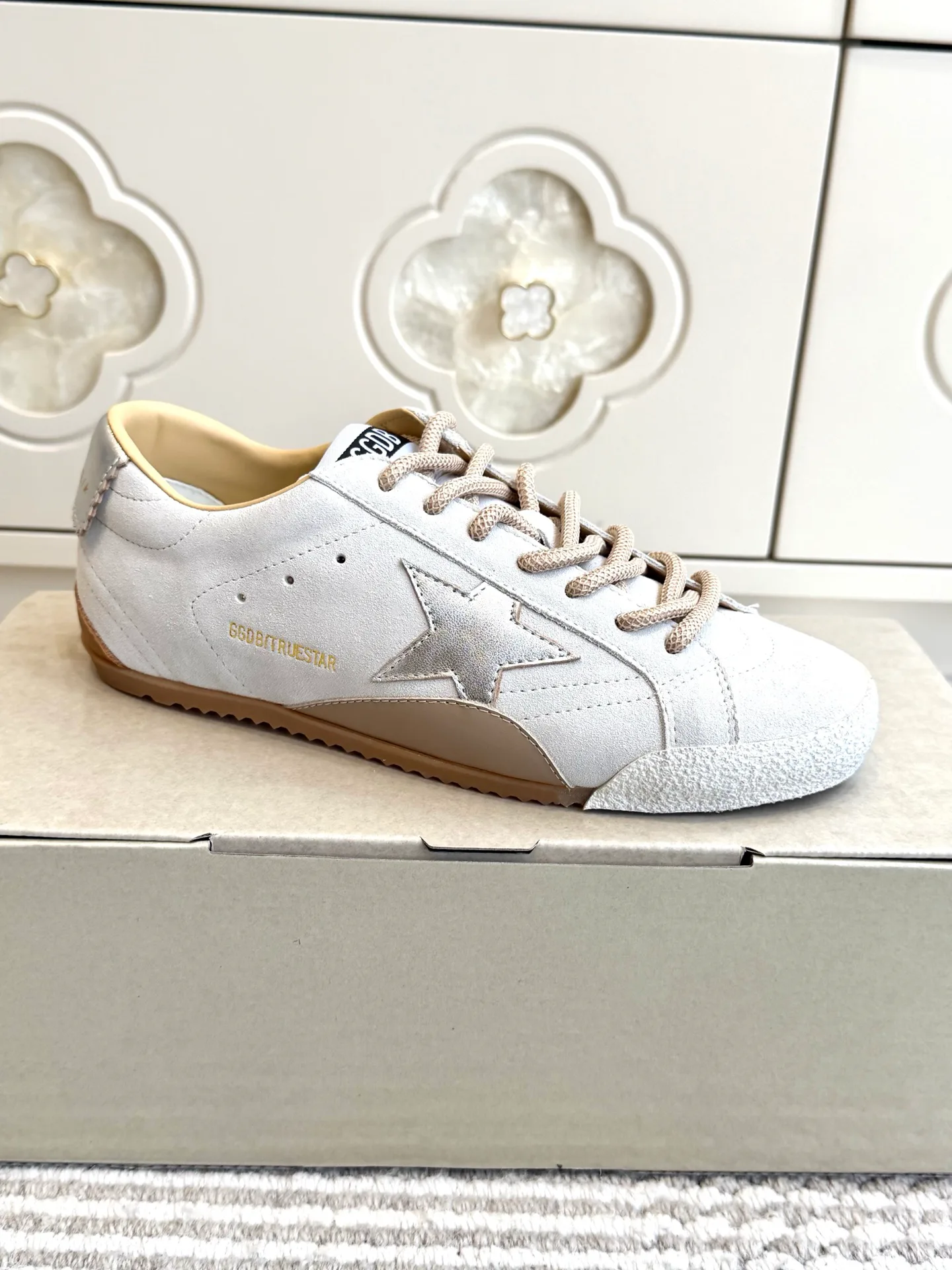 Women's Sneakers GOLDEN GOOSE 18360511