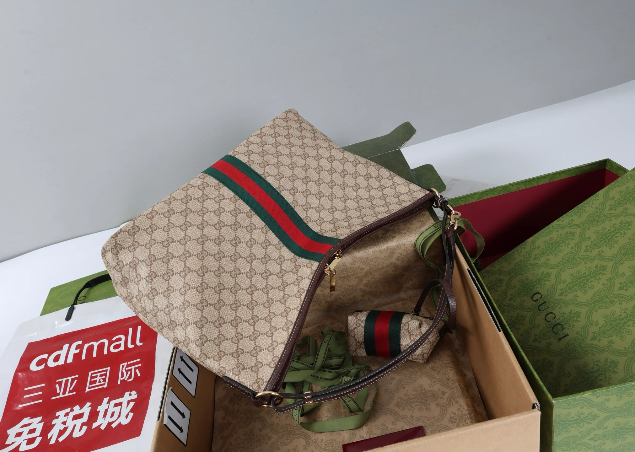 Women's Classic Handbags GUCCI 18250600