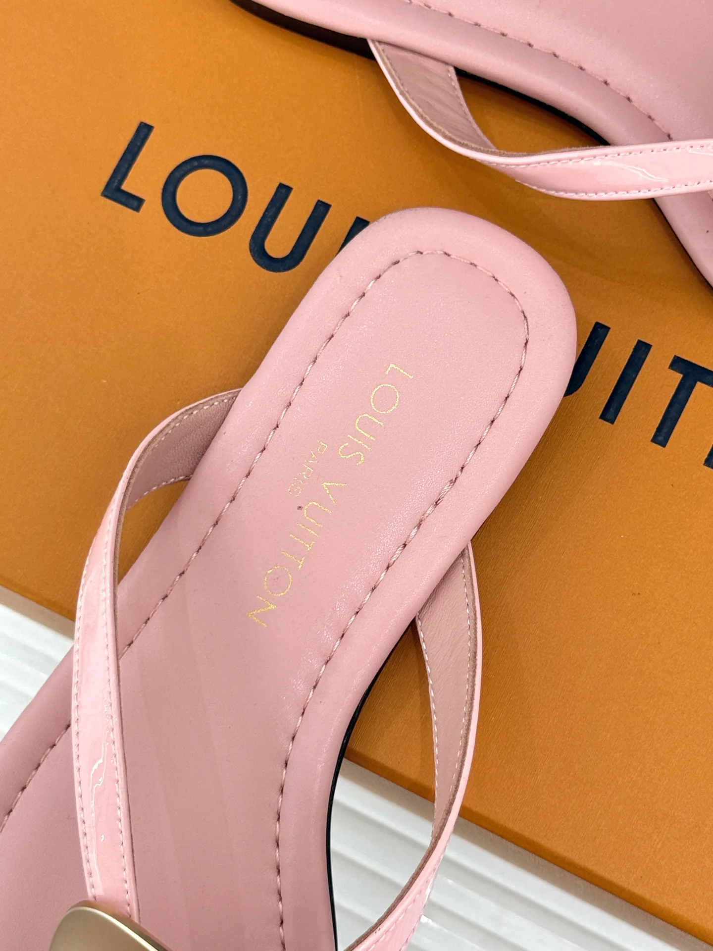Women's Flip-Flops LOUIS VUITTON 17596993